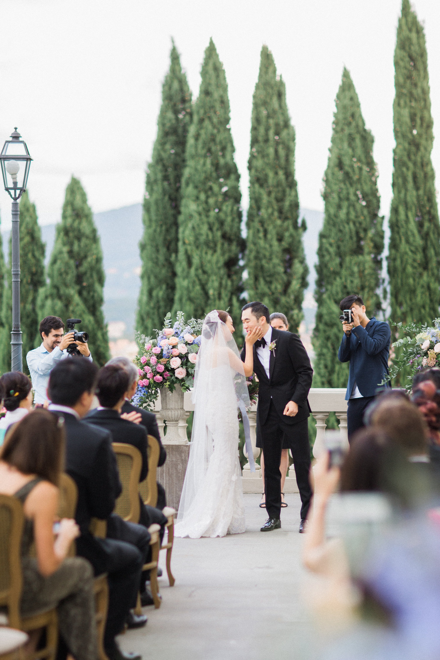 wedding ceremony at villa vedetta in florence italy