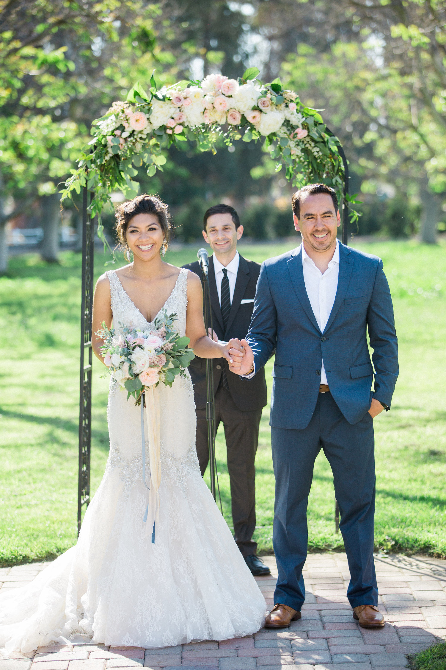 outdoor wedding ceremony photography