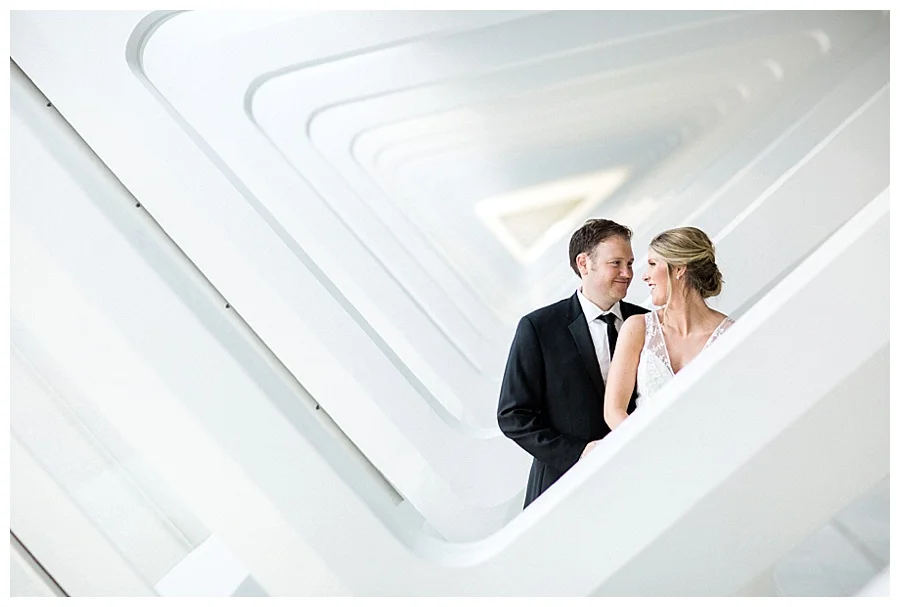 Bride and groom photos at Milwaukee Art Museum for their wedding