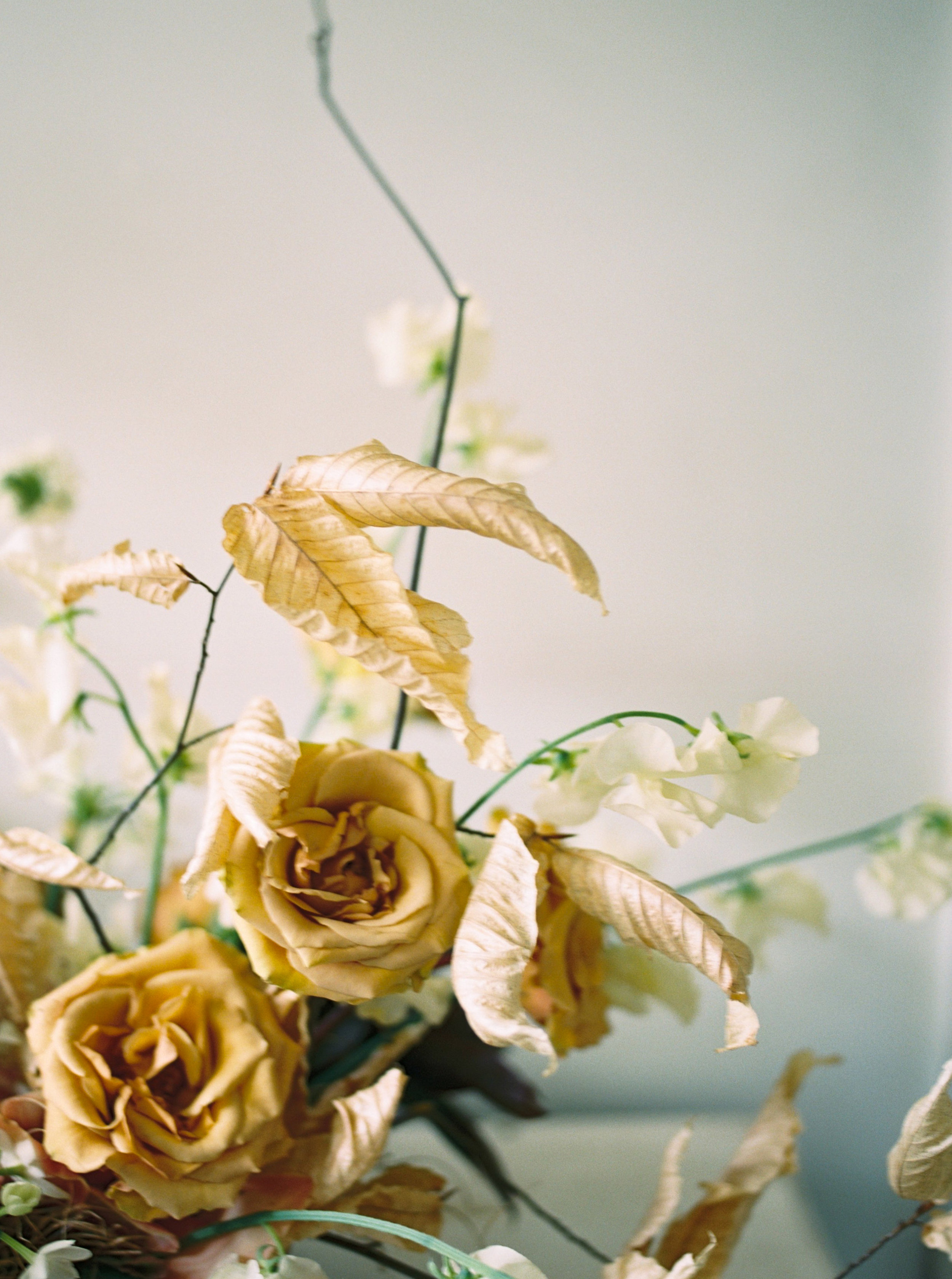 textural floral arrangement by Kelly Lenard at Foxfire Mountain House in the Catskills, NY