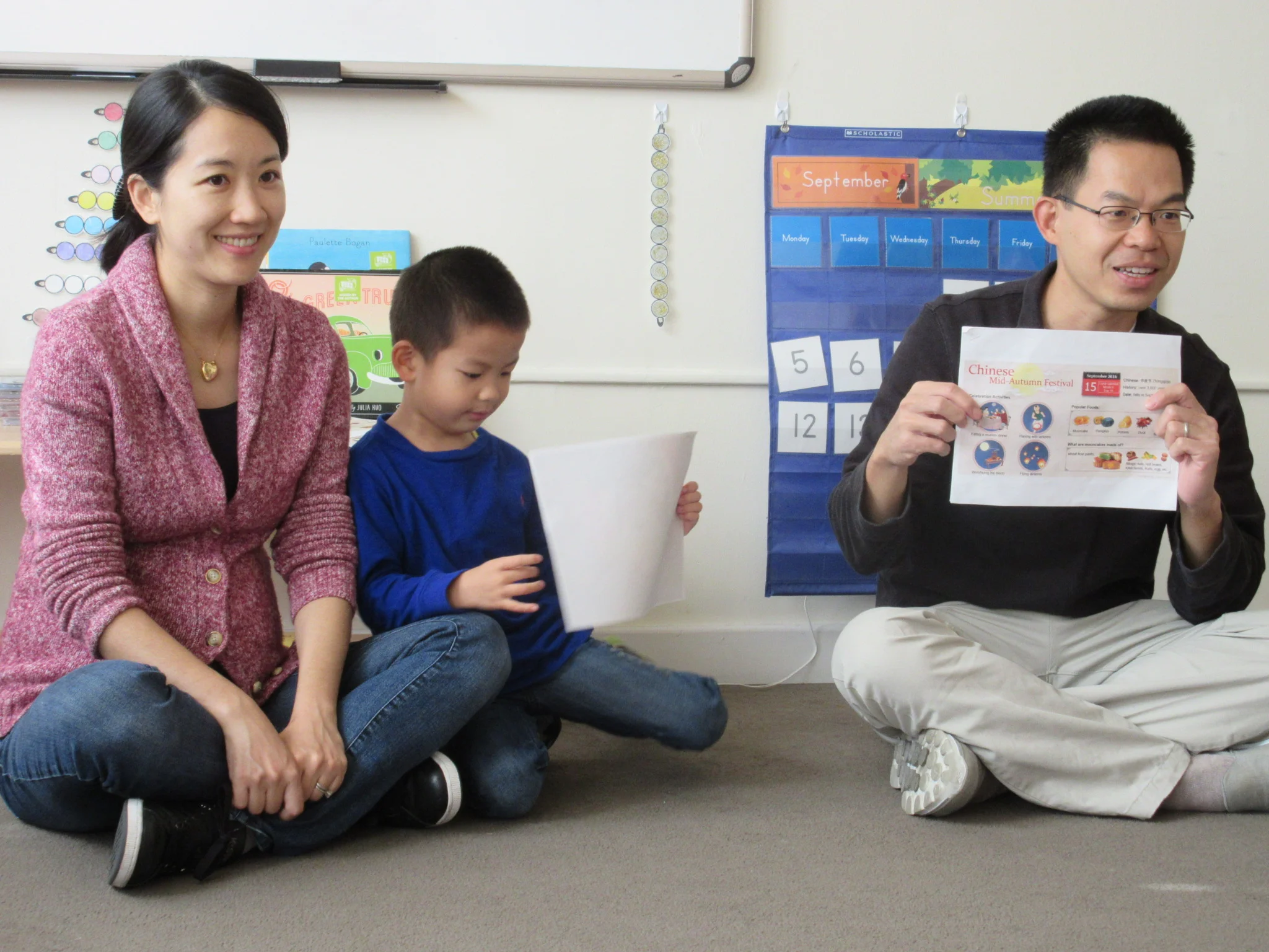 We were so lucky to have two parents come visit us during circle time to teach us all about the Chinese Mid-Autumn celebration!