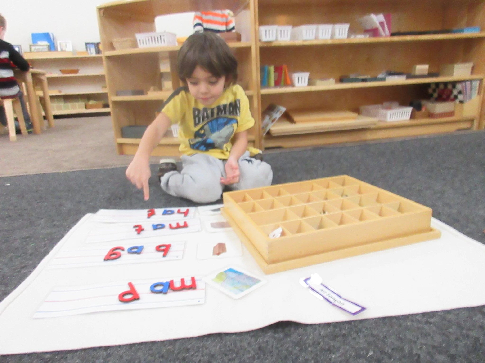Creating words with the vowel 'a' in the middle 