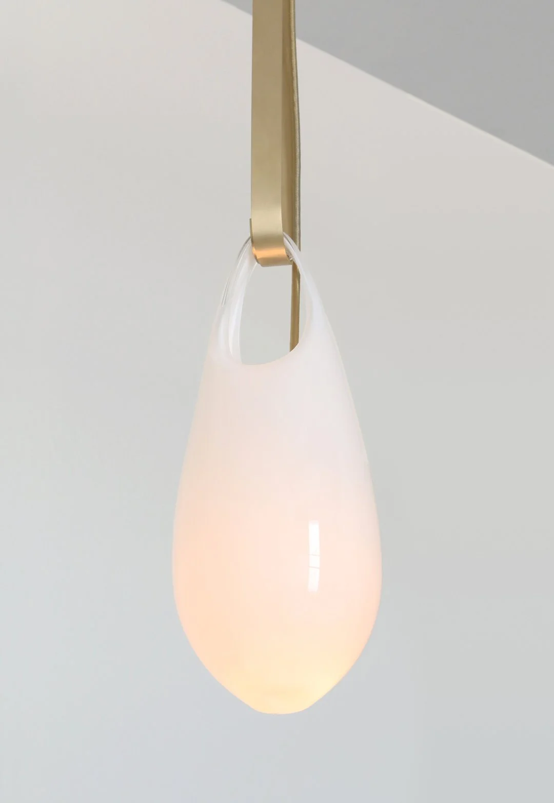 SkLO_Hold_Pin_Pendant_LT365WHTB_2_1080.jpg