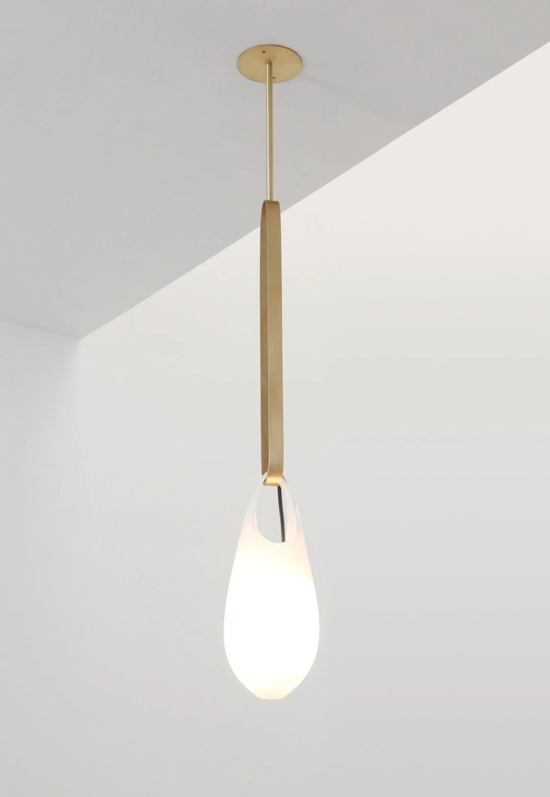 SkLO_Hold_Pin_Pendant_LT365WHTB_1_1080.jpg