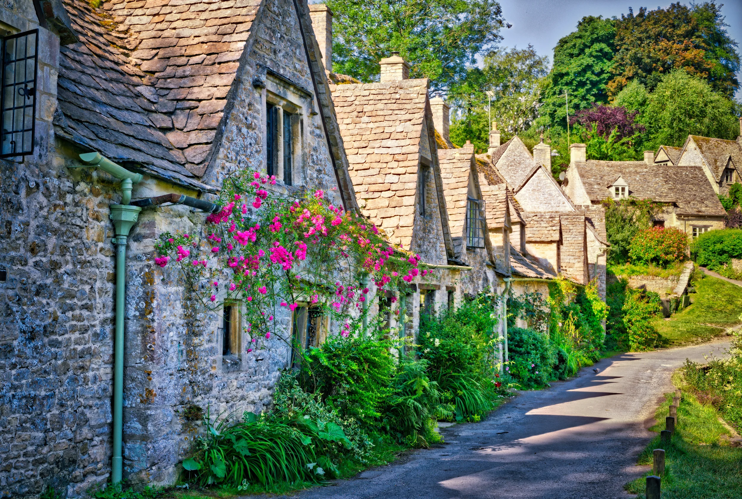 Cotswolds Bibury, England, UK How to Visit and Photograph Arlington Row — Hans Mast
