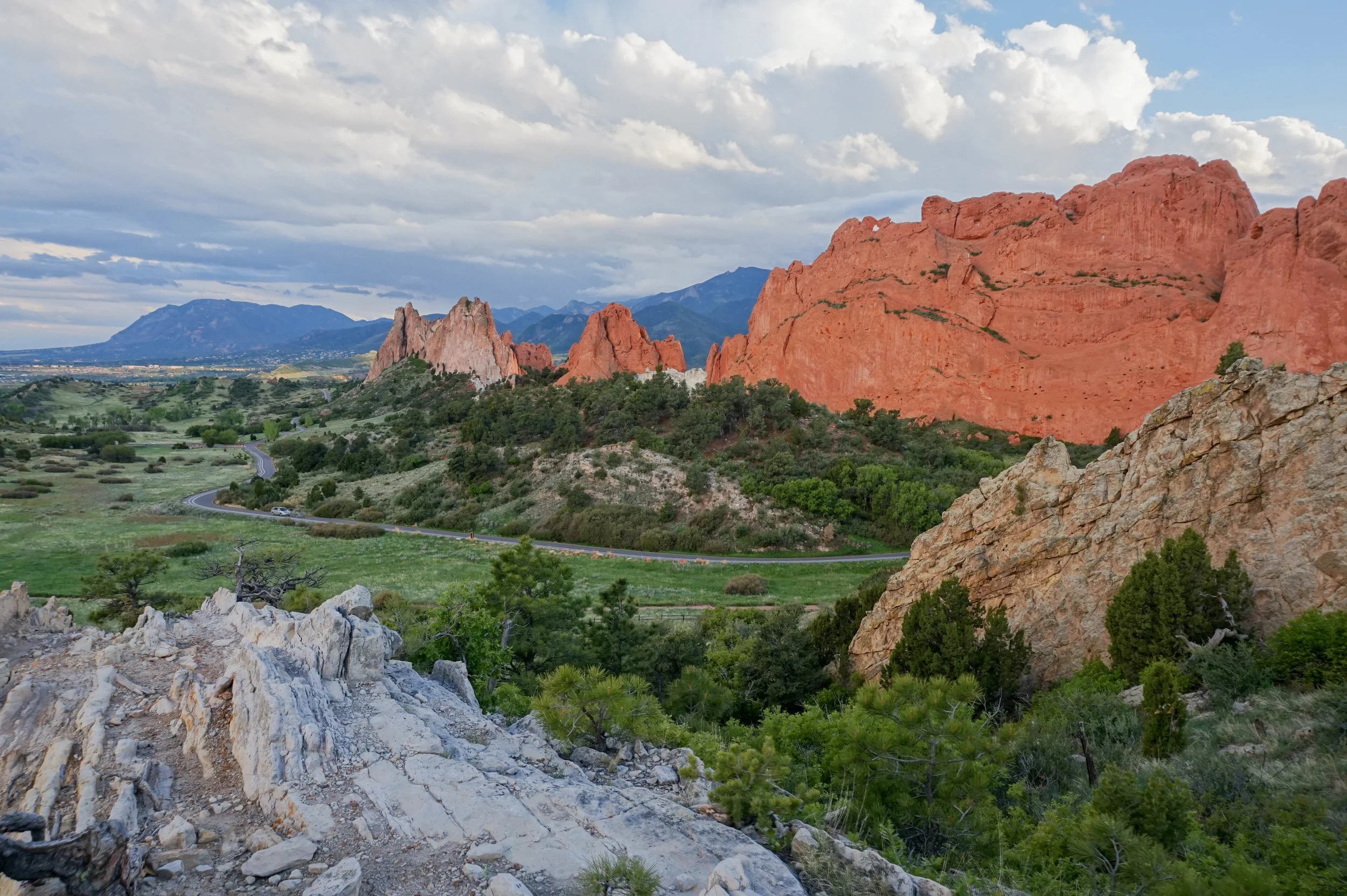 GARDENOFTHEGODSWHITEROCKWITHGRANDVIEW.JPG.jpg