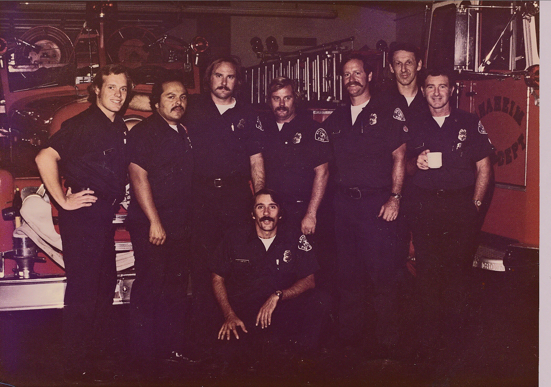 1976-JEFF IRWIN , JOE DE LEON , JIM COX , DON BARACKMAN , DOUG BEERY , DON WOHLT , ED STRAIT ---- FRED  ROBEDEE ( KNEELING ).   STN. 2 1976