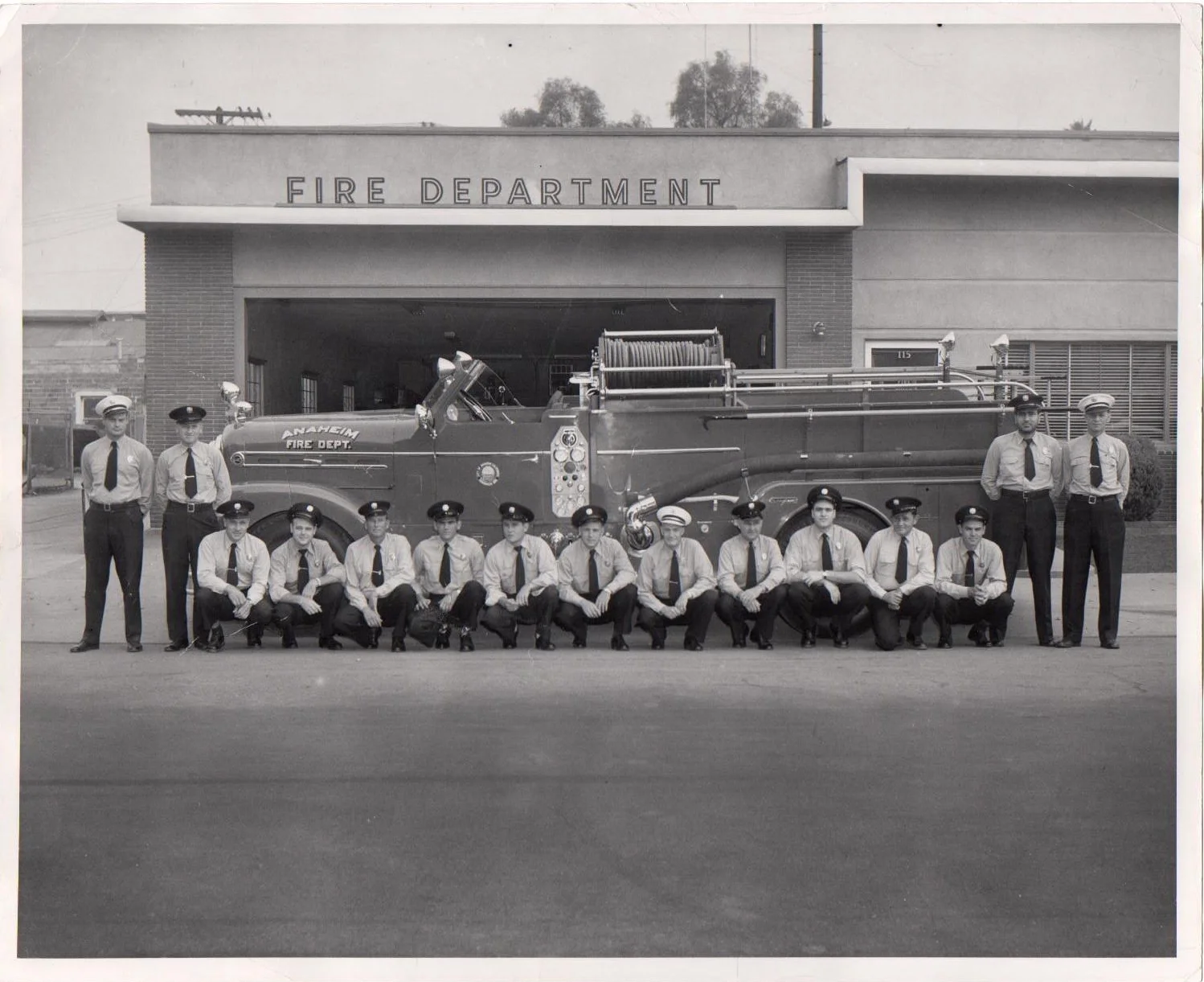  Standing - Gesler, Fitz, William (Bud) Fassel, Hubert ladig  Squatting - Heying, Russell,Daniel, Devnot,Carpenter,Phillips,Stringer,Batenhorst,Bob Kindig, MdMahon,don Berger 