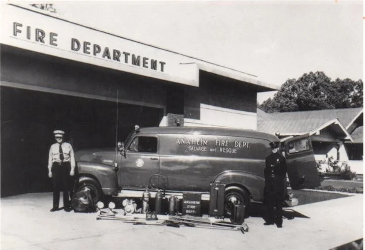 RESCUE 1952 Chevy ( panel truck )