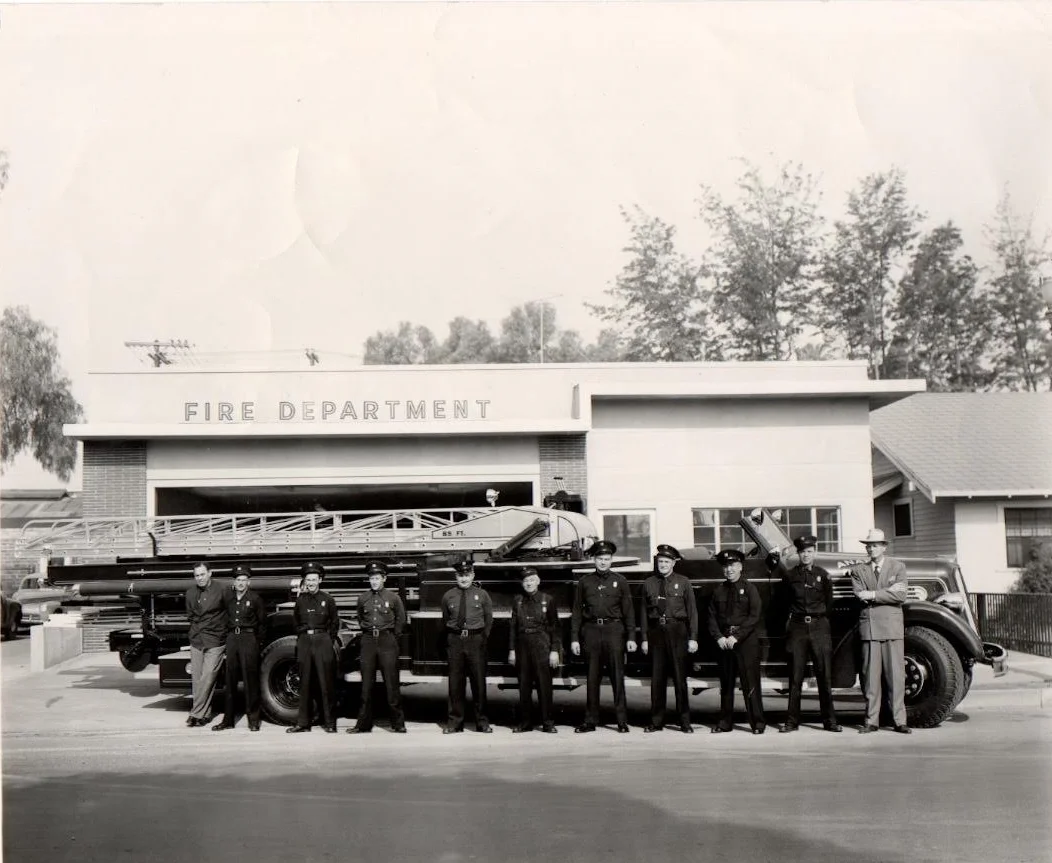 Homer Wallace , Rex Bruhns , Bob Wilson , Bill  Holden , Fred Batenhorst , Johnnie Saenger , Jim Gesler , Dick Bruce , Hubart Ladig , Rudy Nyboe - fire chief 1926 - 1950   					