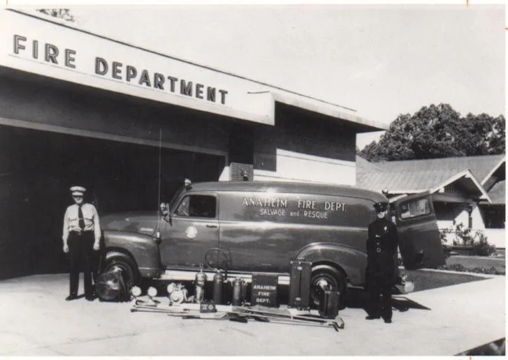 CHIEF ED STRINGER   & JOHN SAENGER AT HQ.  115 E. BROADWAY