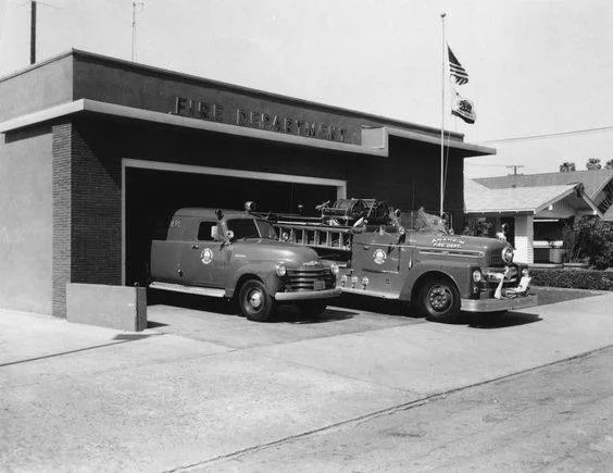 CHEVY PANEL TRUCK RESCUE UNIT - 1950'S SEAGRAVE ENGINE