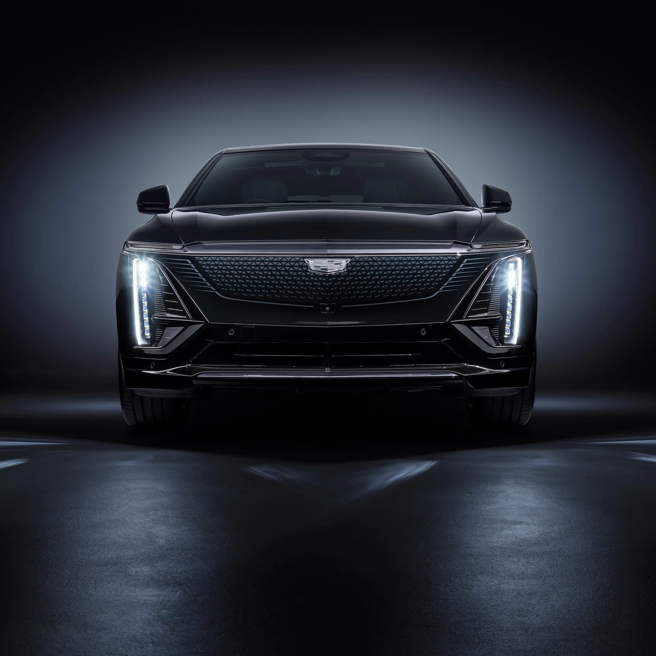 CADILLAC LYRIQ FRONT.jpg