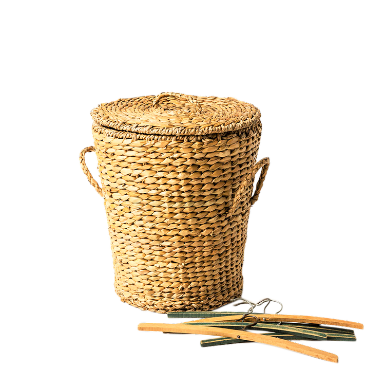 Small Woven Laundry Hamper with Lid (1).webp