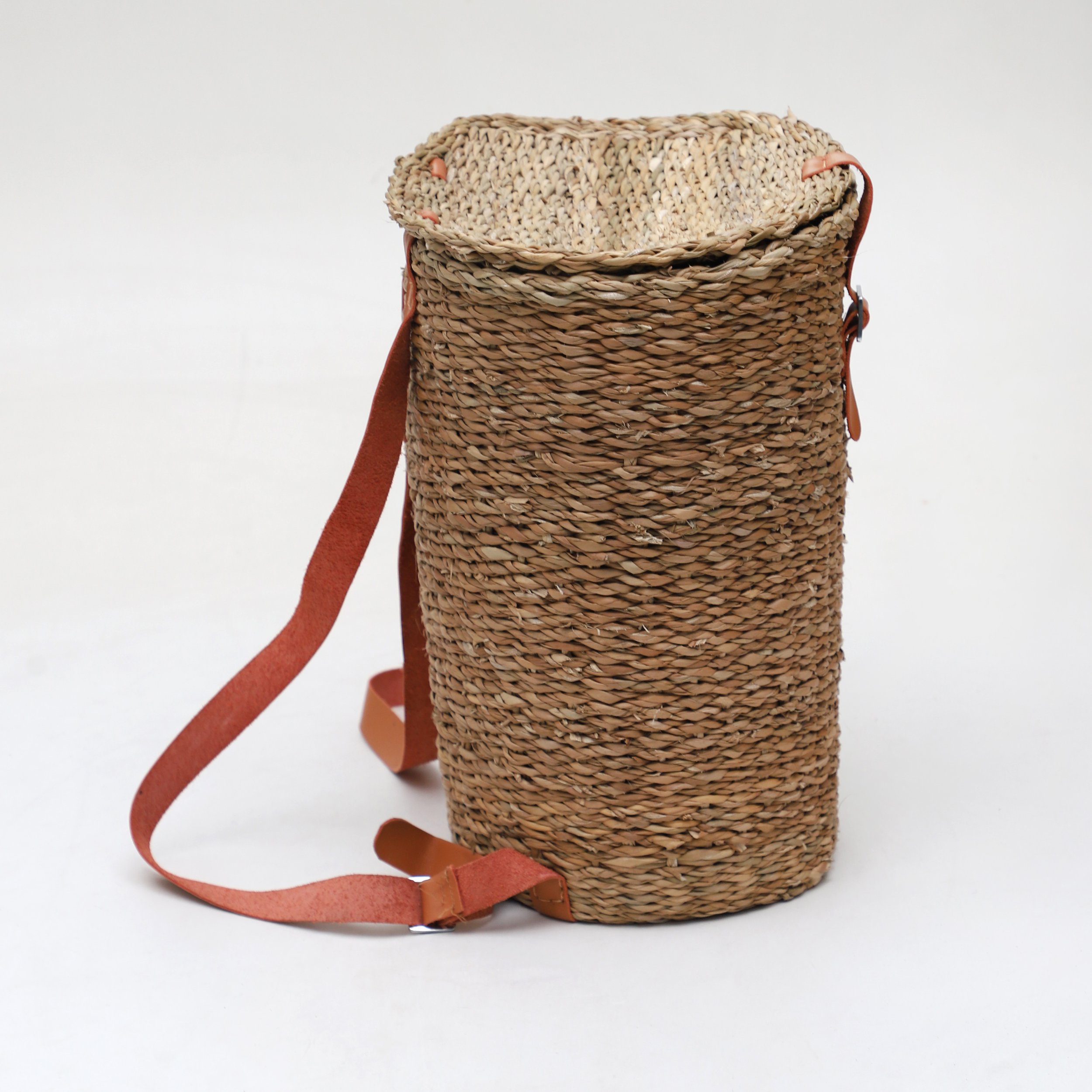 Seagrass Backpack – Naturally Bold, Consciously Crafted