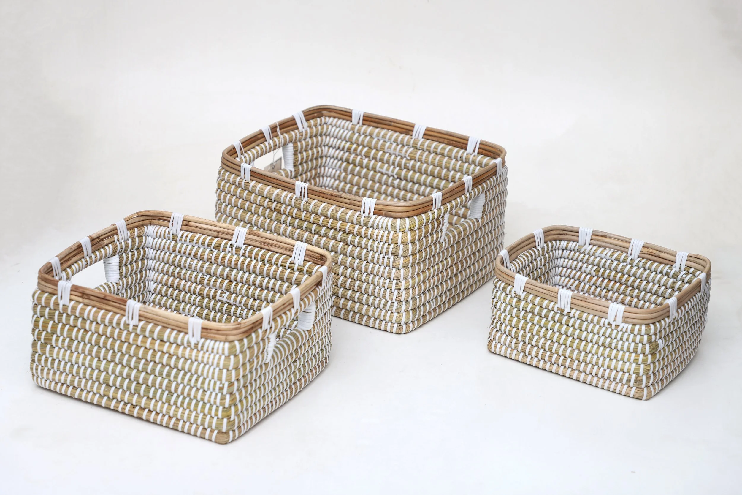 Seagrass Cane Baskets White HHB 307 2024  (1).JPG