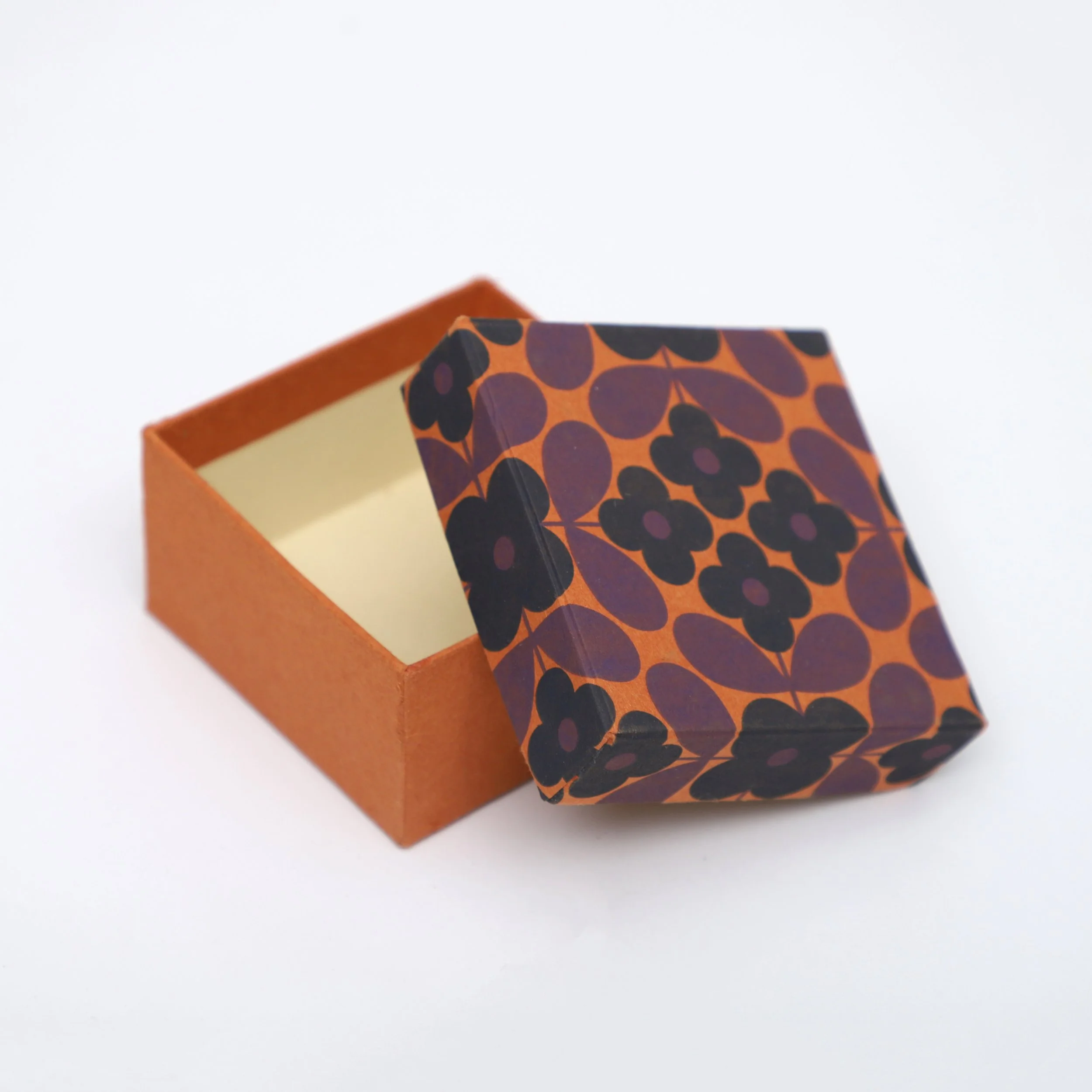 Handmade Paper Gift Box – Thoughtful, Timeless, and Sustainable