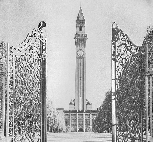 the-grand-approach-to-the-university-from-prichatts-road-that-lady-calthorpe-had-inaugurated-in-1930.jpg