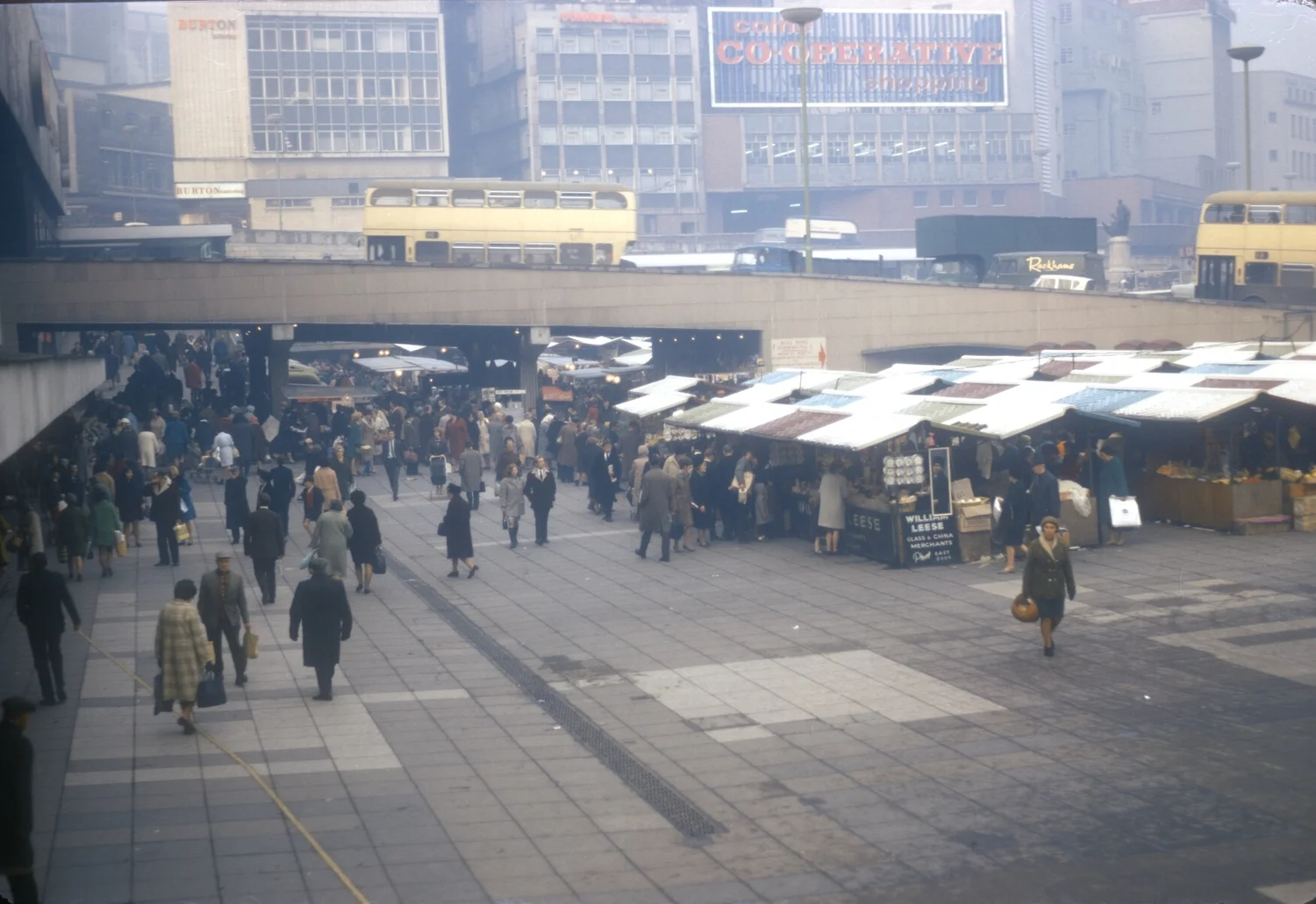 The+Bull+Ring+Market+(Thursday+afternoon)+28th+November+1968.jpg
