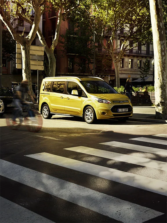 1006_PlaDePalao_Ford_BCN als Smartobjekt-1.jpg