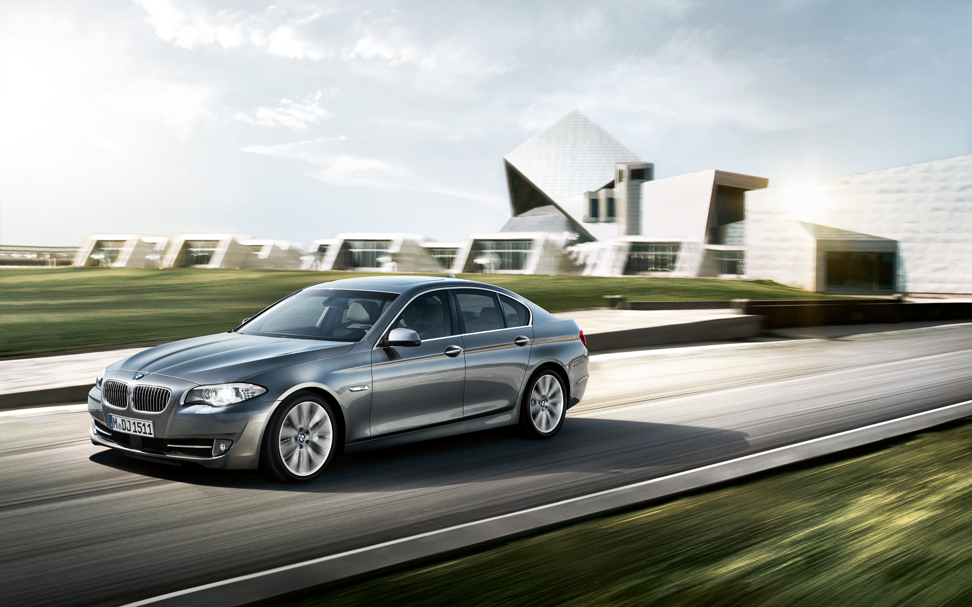 wallpaper-2-5-series-sedan-1920-1200.jpg
