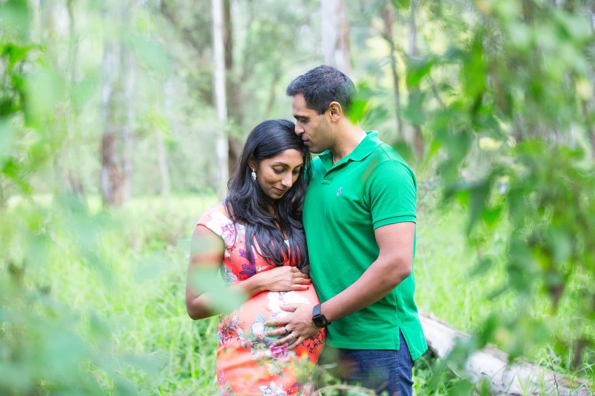 Sydney-maternity-photoshoot-outdoors-Nurragingy-Reserve-(3).jpg