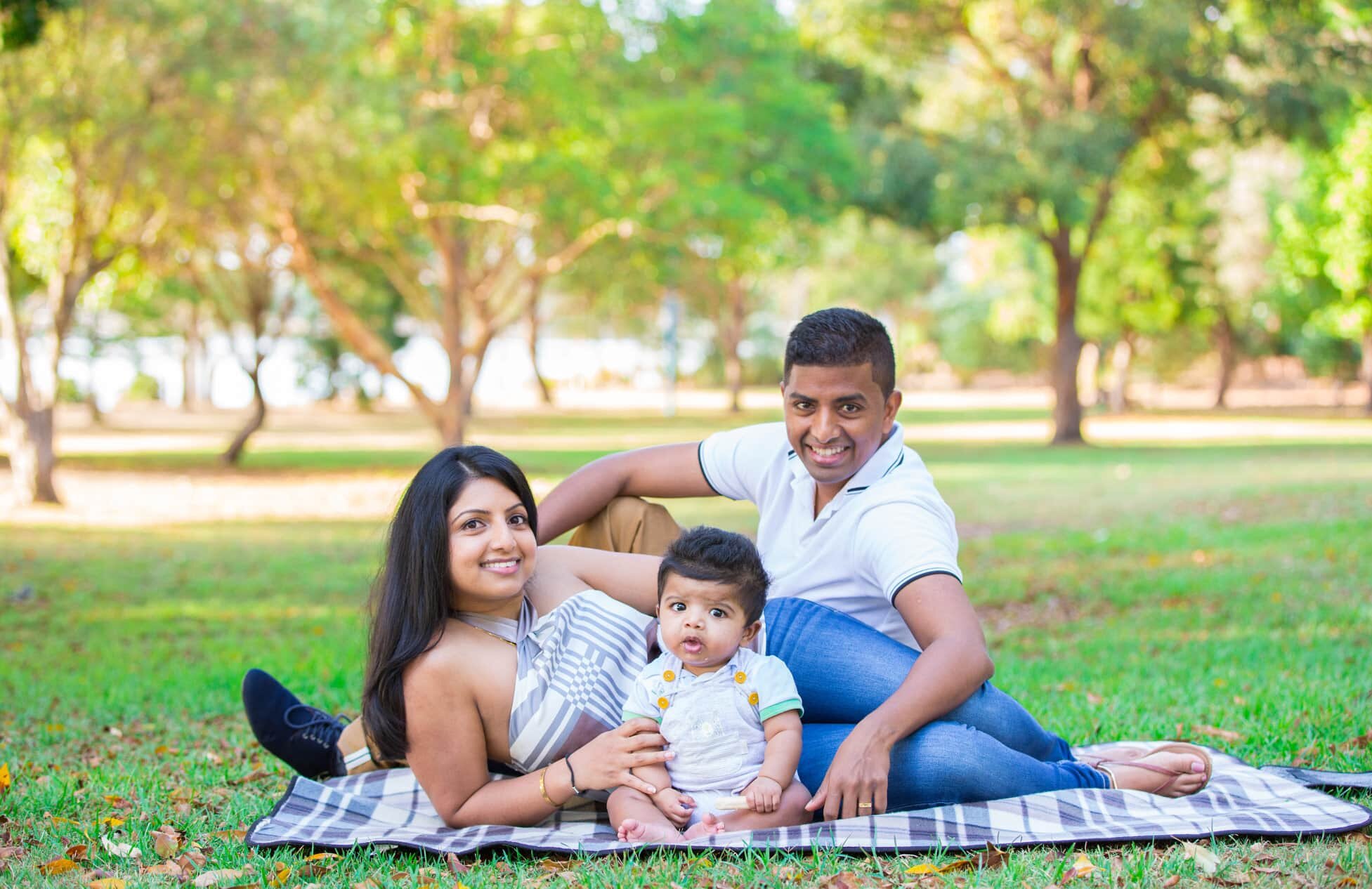 Sydney-family-photographer-outdoor-family-photoshoot-Cabarita-Park-(19).jpg