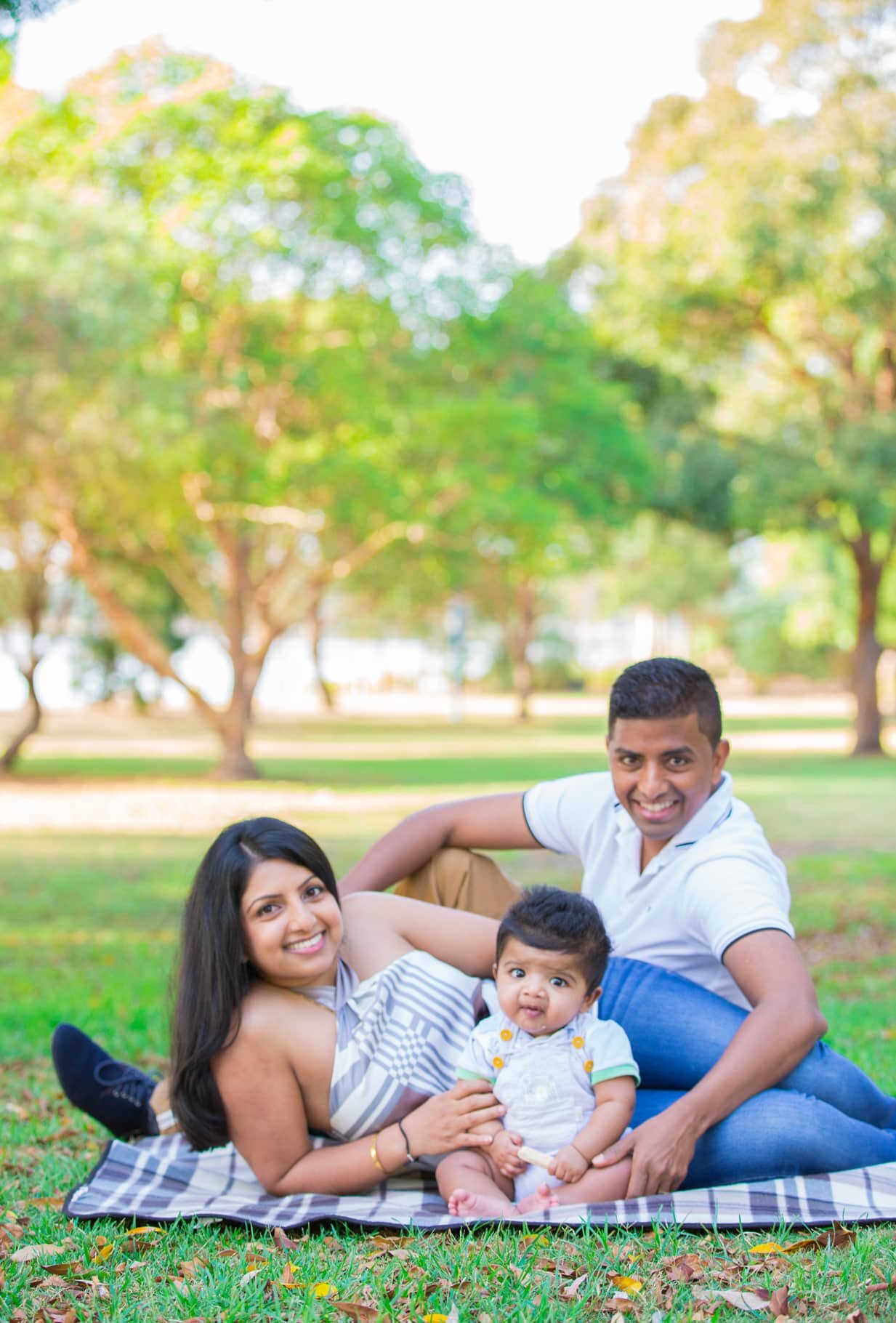 Sydney-family-photographer-outdoor-family-photoshoot-Cabarita-Park-(20).jpg