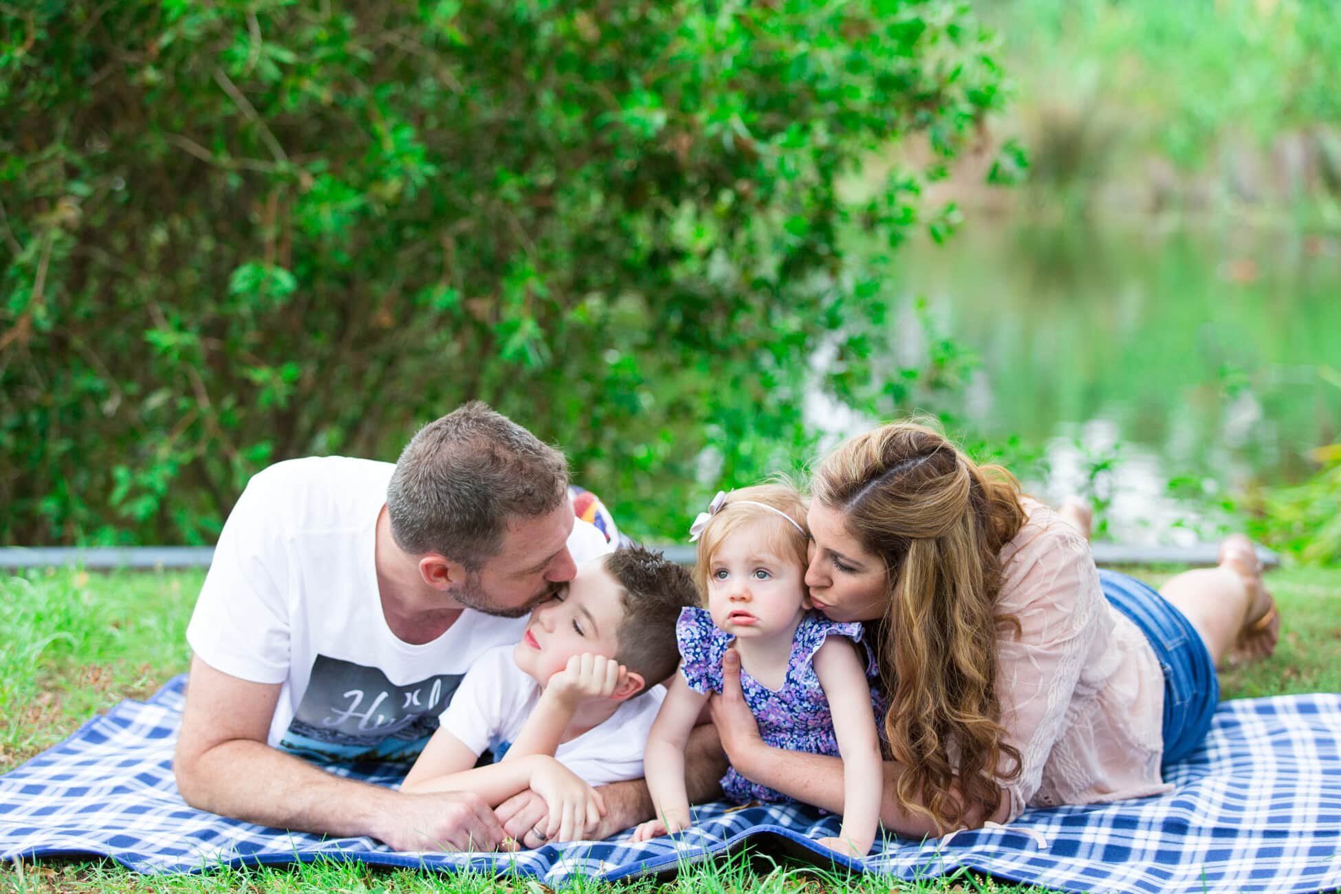 Sydney-family-photographer-outdoor-family-photoshoot-(15).jpg