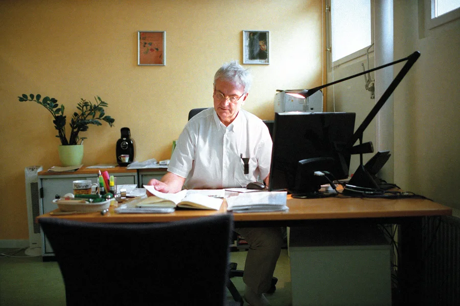Prof. Dr. med. Diethard Steube. Chefarzt der Abteilung Neurologie des ZAR.
