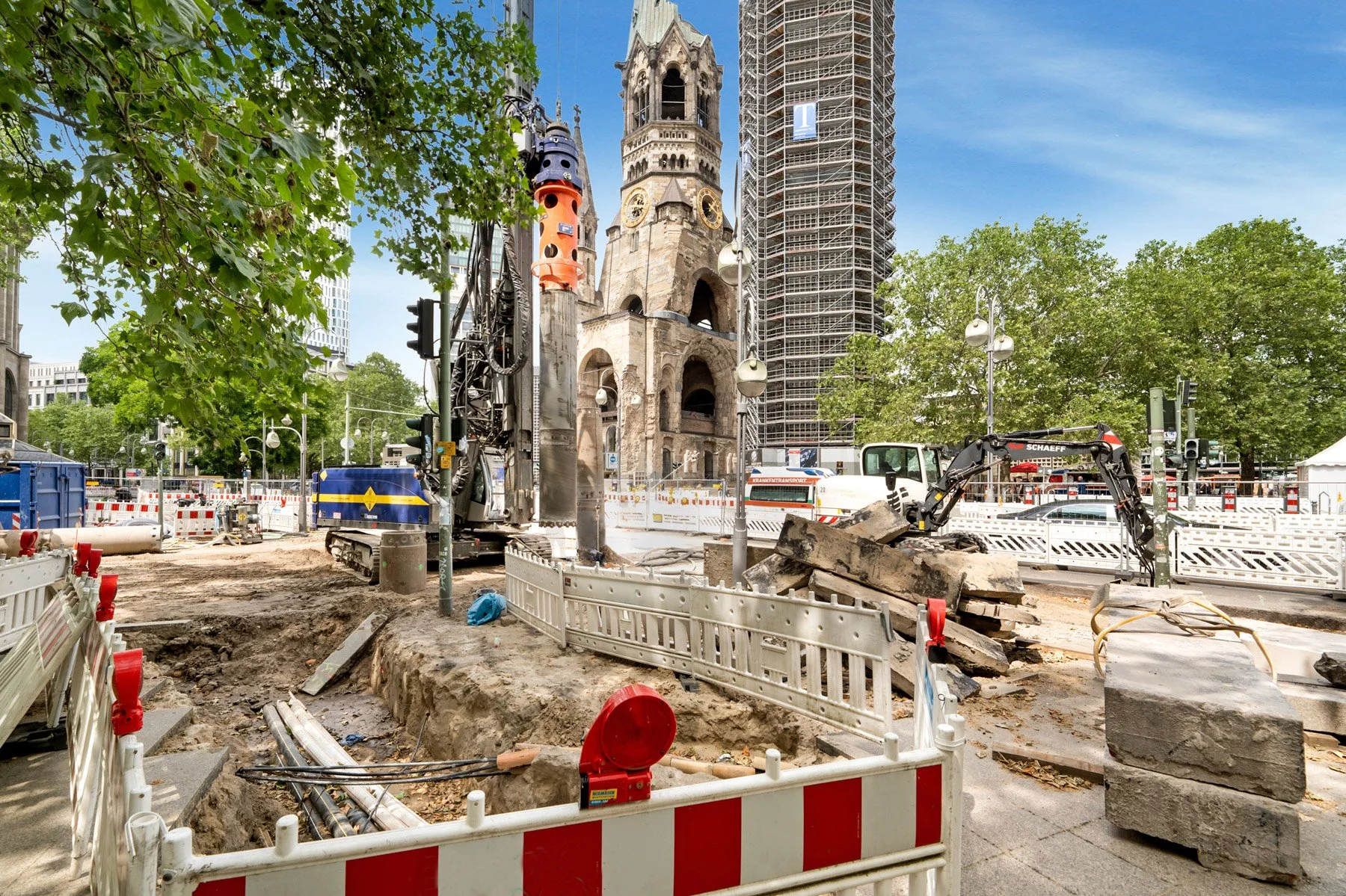 TonyHauptPhoto-Stehmeyer+Bischoff_Tauentzien_Ranke-Part1_16-V2_web.jpg