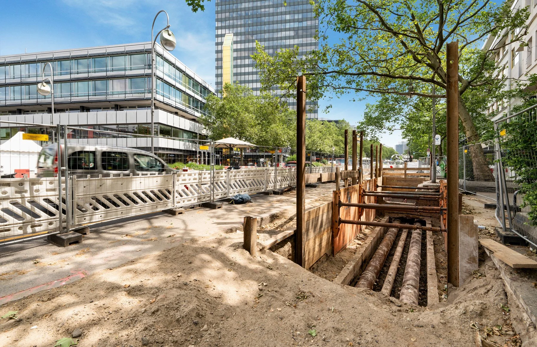 TonyHauptPhoto-Stehmeyer+Bischoff_Tauentzien_Ranke-Part1_07-V2_web.jpg
