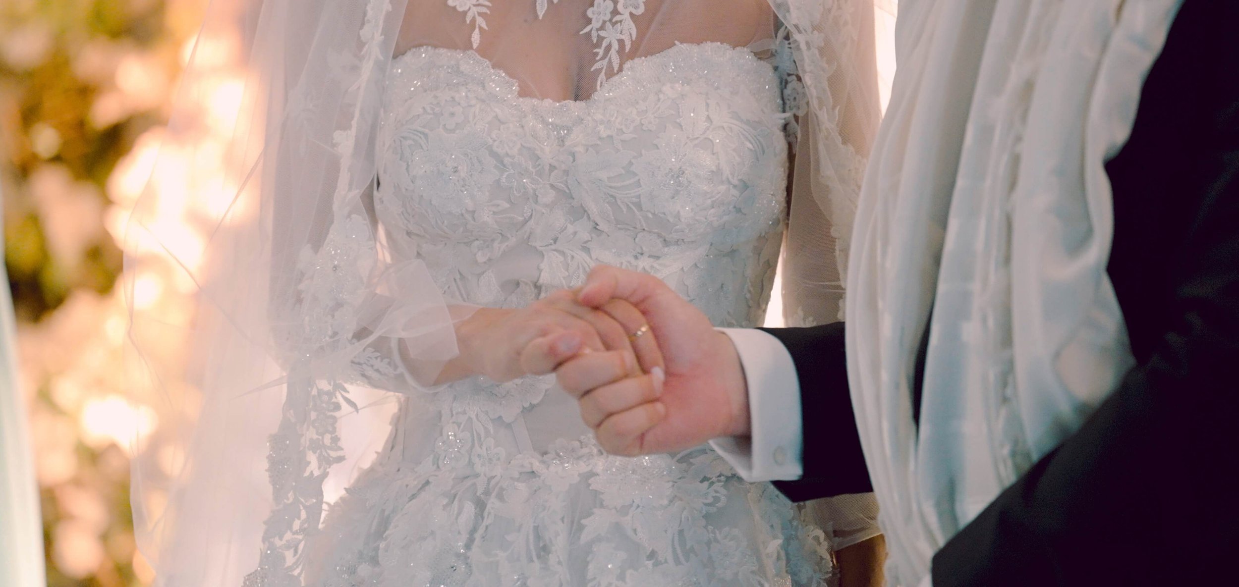 Alexandra & Raph - Wedding Film Highlight.mov_snapshot_03.10.228.jpg