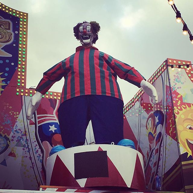 At Hyde Park #winterwonderland and there&rsquo;s always a clown lurking aboot to freak one out! Haha