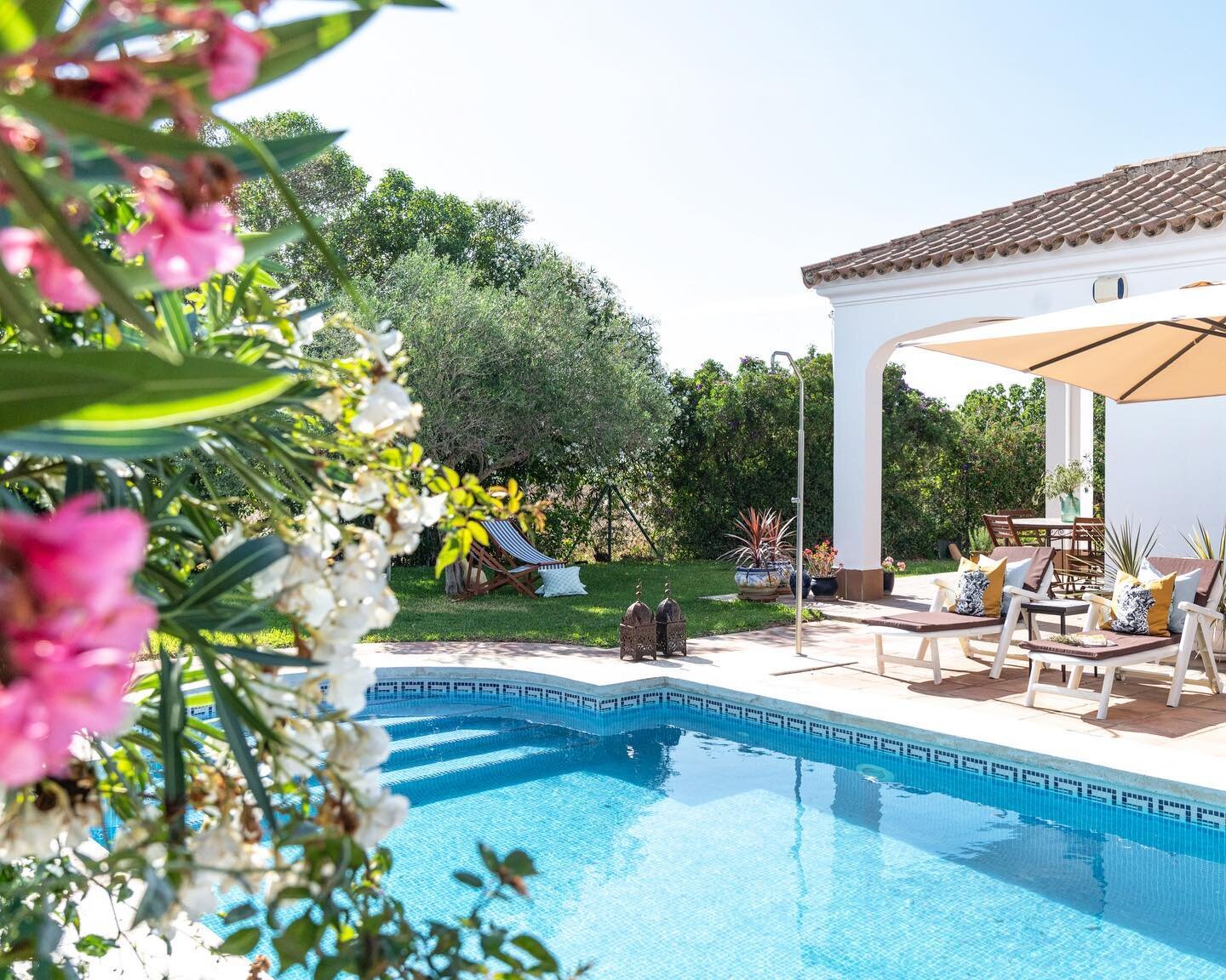 ⚠️Warning: The following images may cause you to book a holiday!
☀️Many of you know I&rsquo;ve been busy developing my house in the countryside of Spain. I&rsquo;m happy to announce that we have also bough Casa de los Granados in April. Been working 