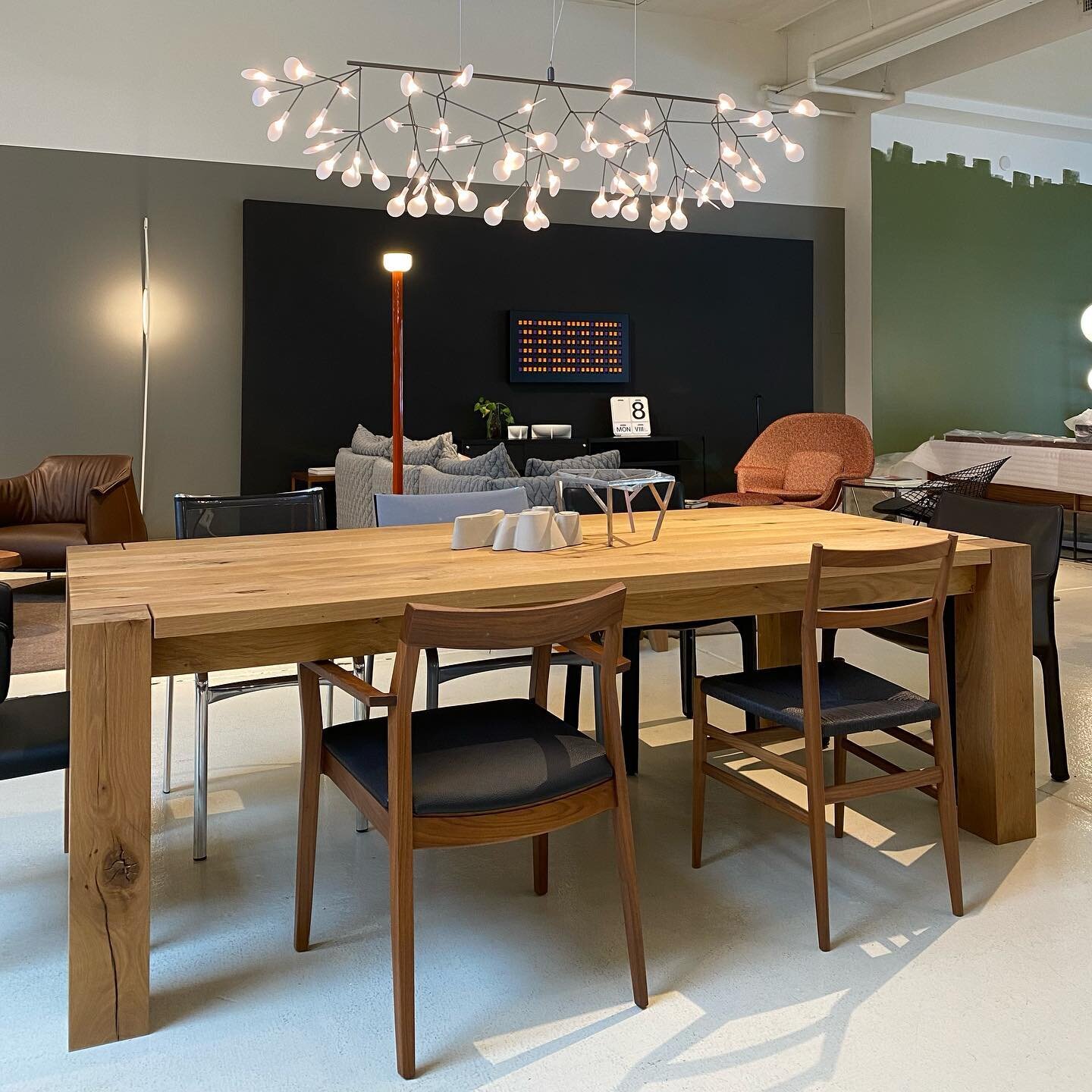 Moooi&rsquo;s new HERACLEUM III LINEAR suspension is proportioned  for use over rectangular tables, islands, or reception desks and has a light output of 1872 lumens, 2600 kelvin, and a CRI of 91, yet consumes only 22 watts of power. And it&rsquo;s b