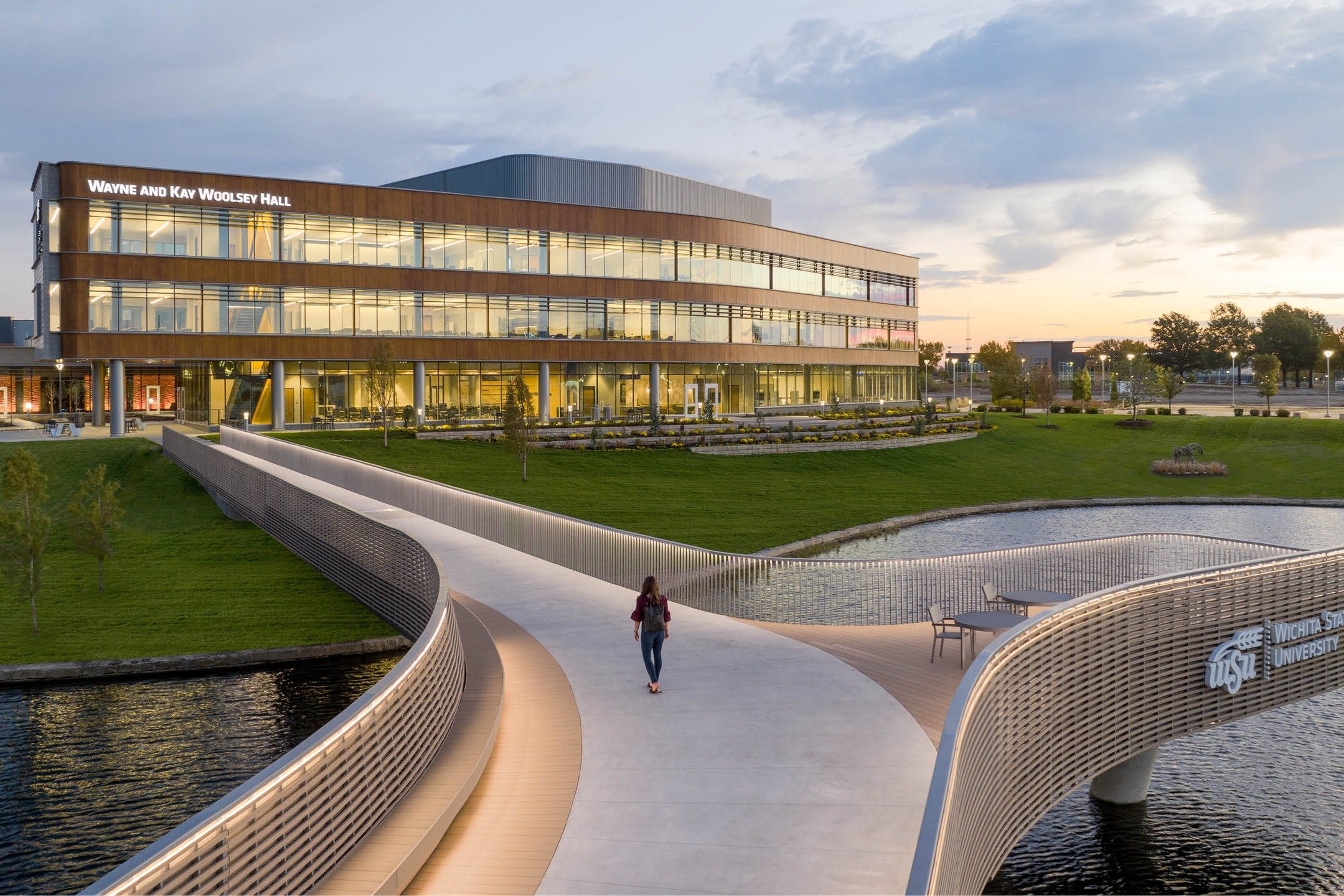 This Earth Day, we celebrate Woolsey Hall, Barton School of Business at Wichita State University as a beacon of sustainable, community-centered design. From energy efficiency and native landscapes to spaces that promote well-being and equity, the LEE