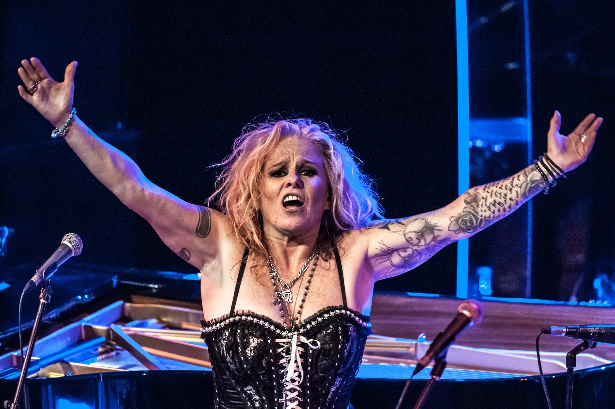 ❤️Peace & Love & Rock N Roll from Nikki and Been and The Band xx