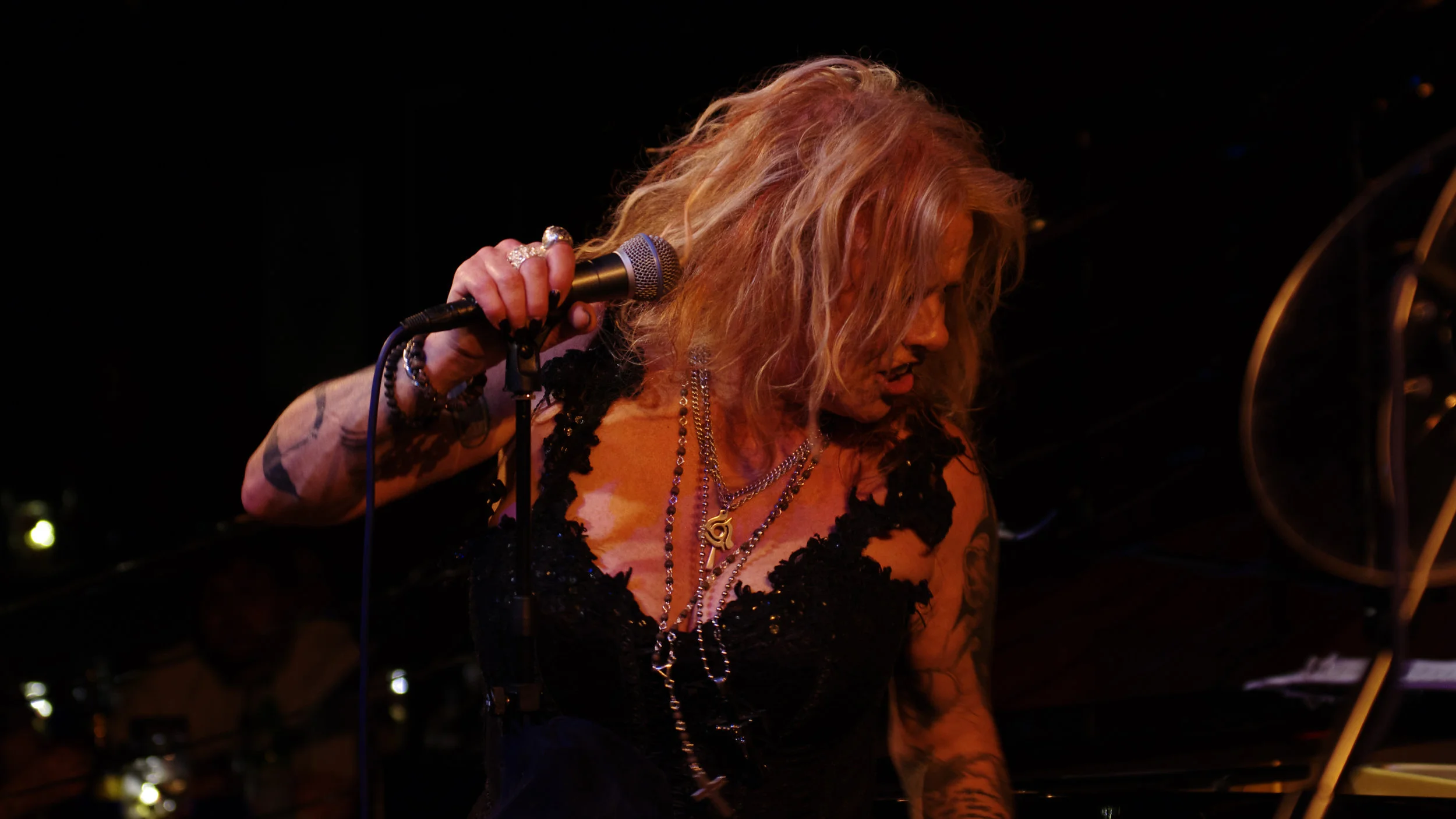 Live Photos by Mark and Helen Lawry