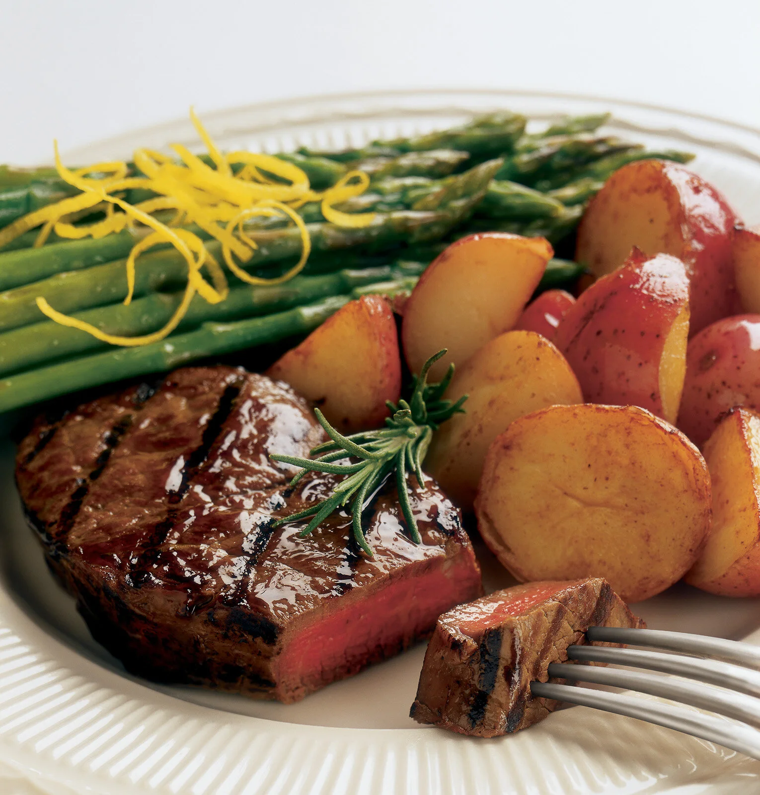 mosrie_web_edit_0316_steak.jpg