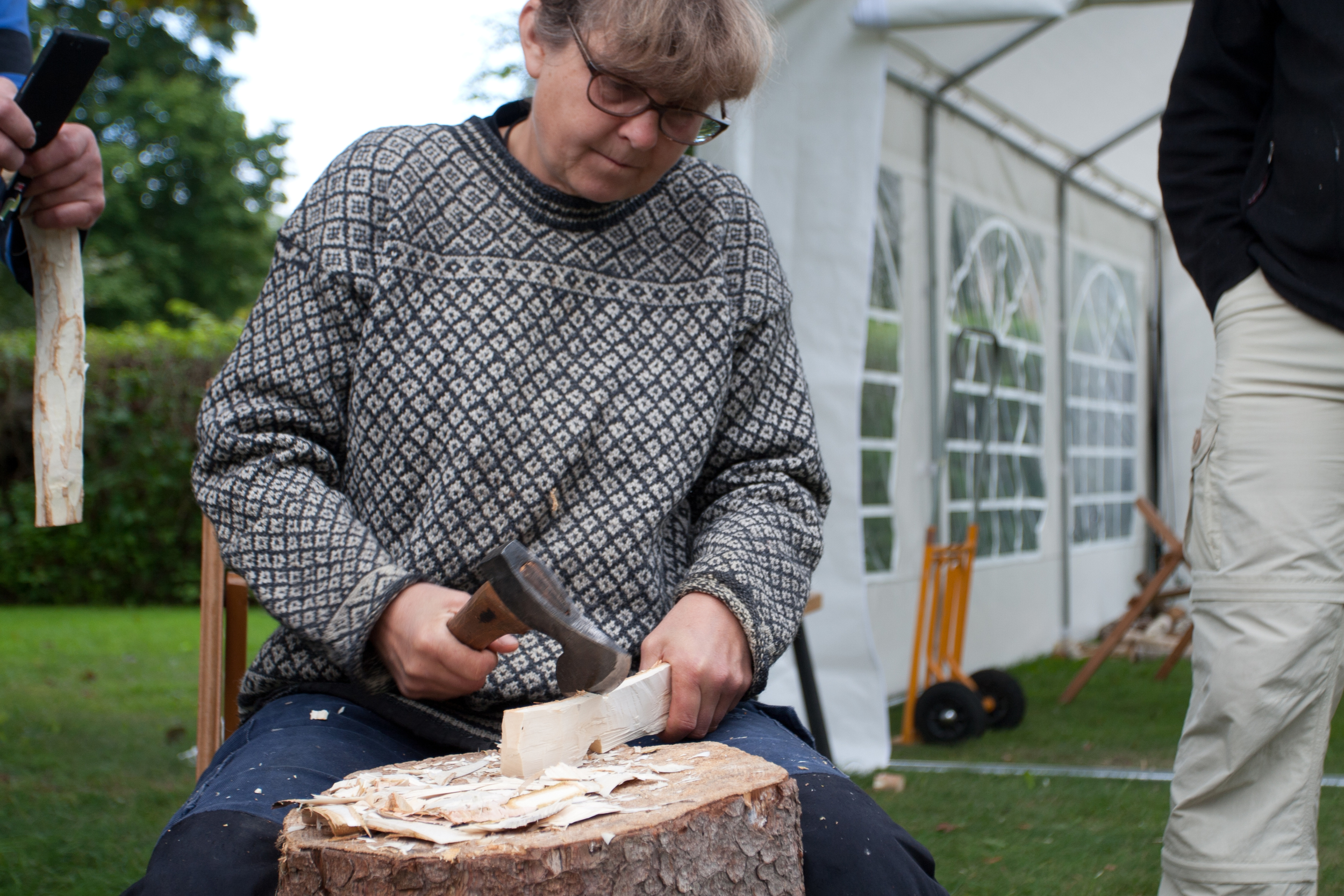 Beth Moen teaching spoon carving at Taljfest 2014