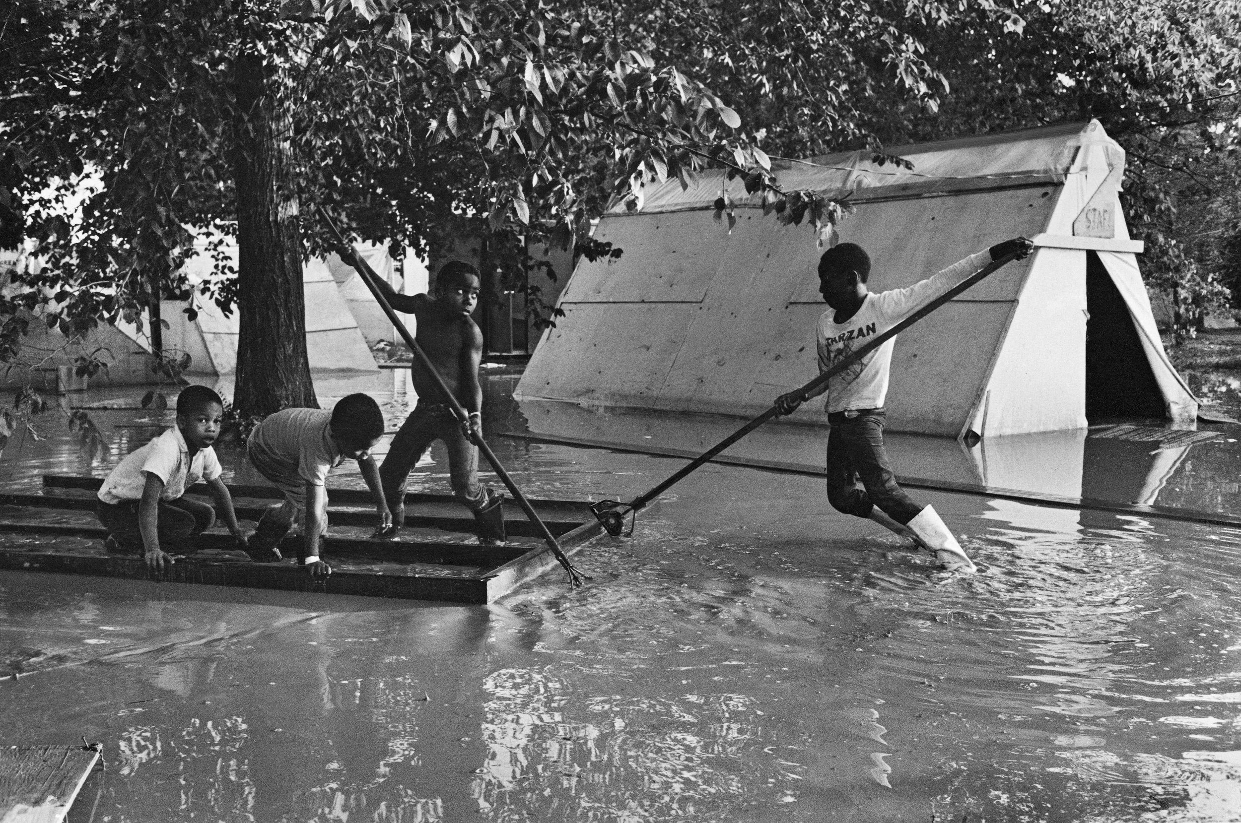 Jill Freedman 103 104.jpg
