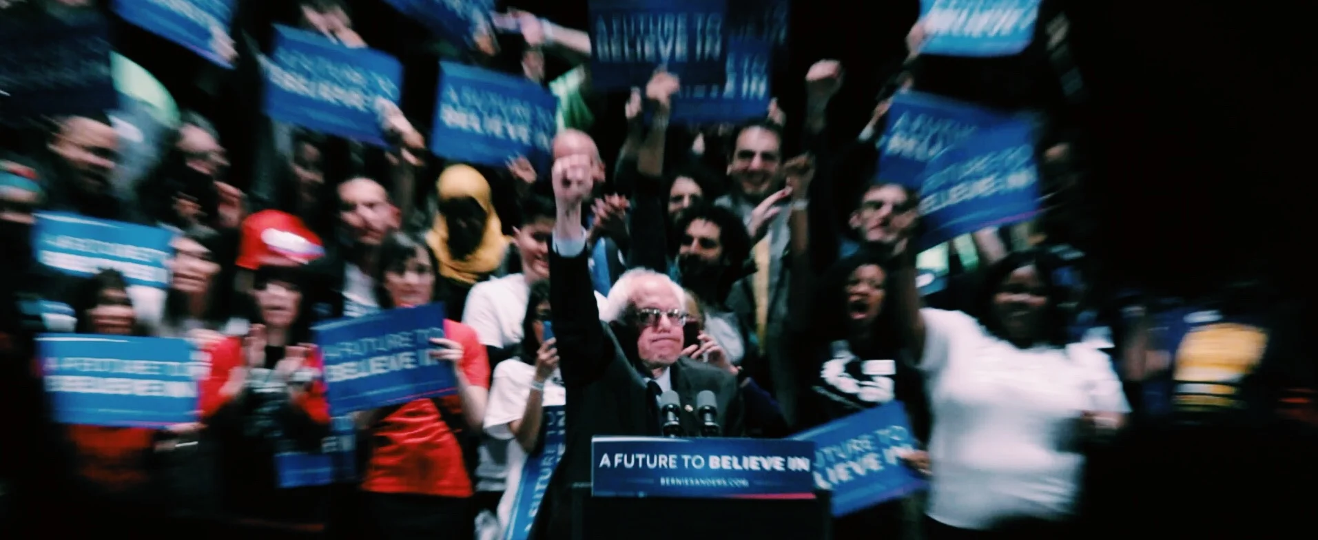 Sanders in Chicago.JPG