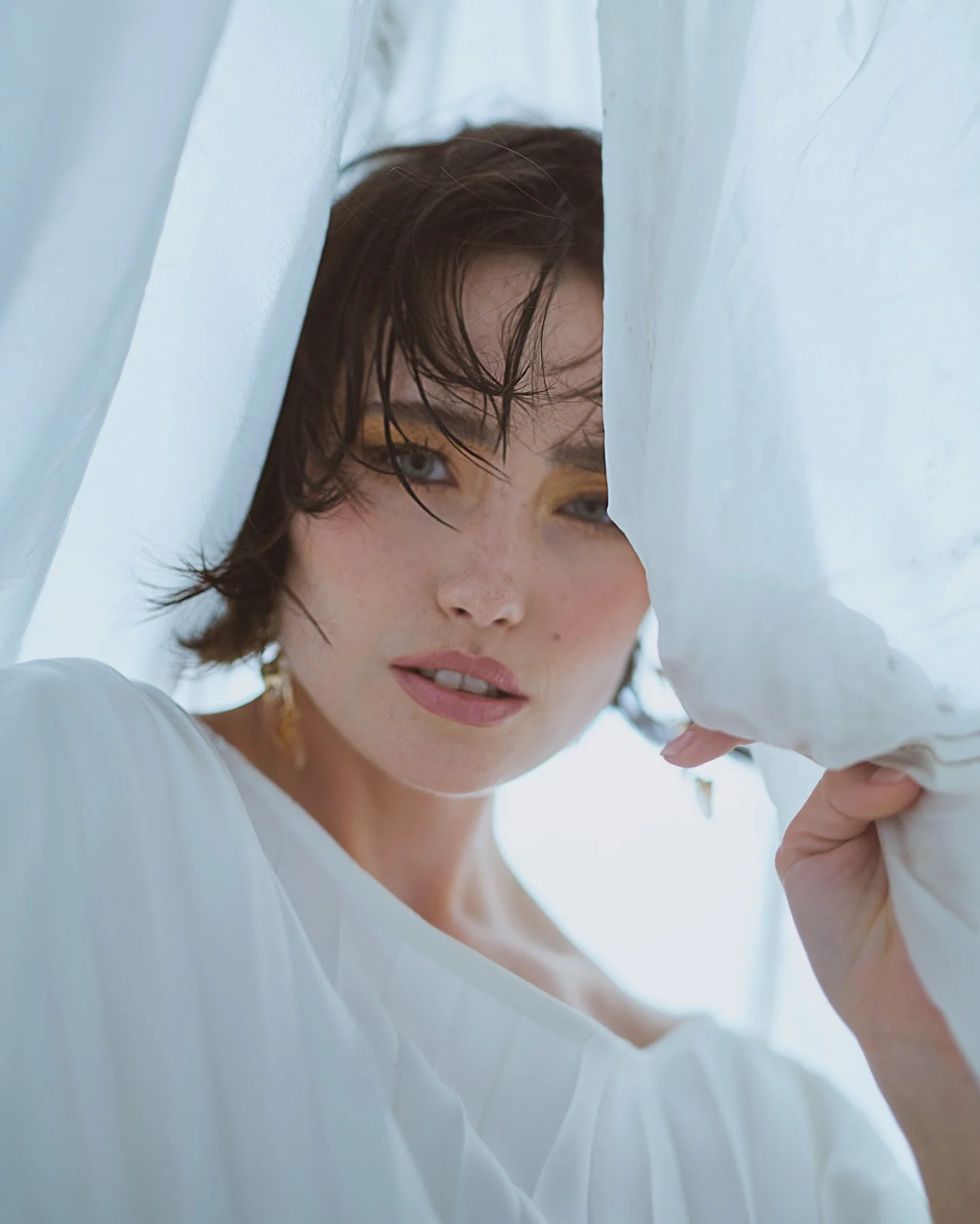 Awsome @nikolaselezinko in @magda_graff_makeup and @justynaoltarzewska_atelier dress.
 &mdash;&gt; shoot in @uvstudiowarsaw 8m high studio that helped me hanging old parachute and giving me 15m from light source needed to archive this effect.
#nikonp