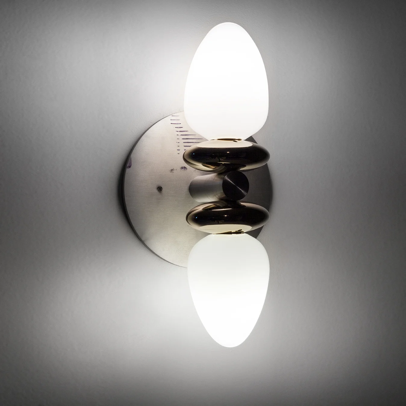 W_190719_Sconce 302 Raw White Brass_002.jpg