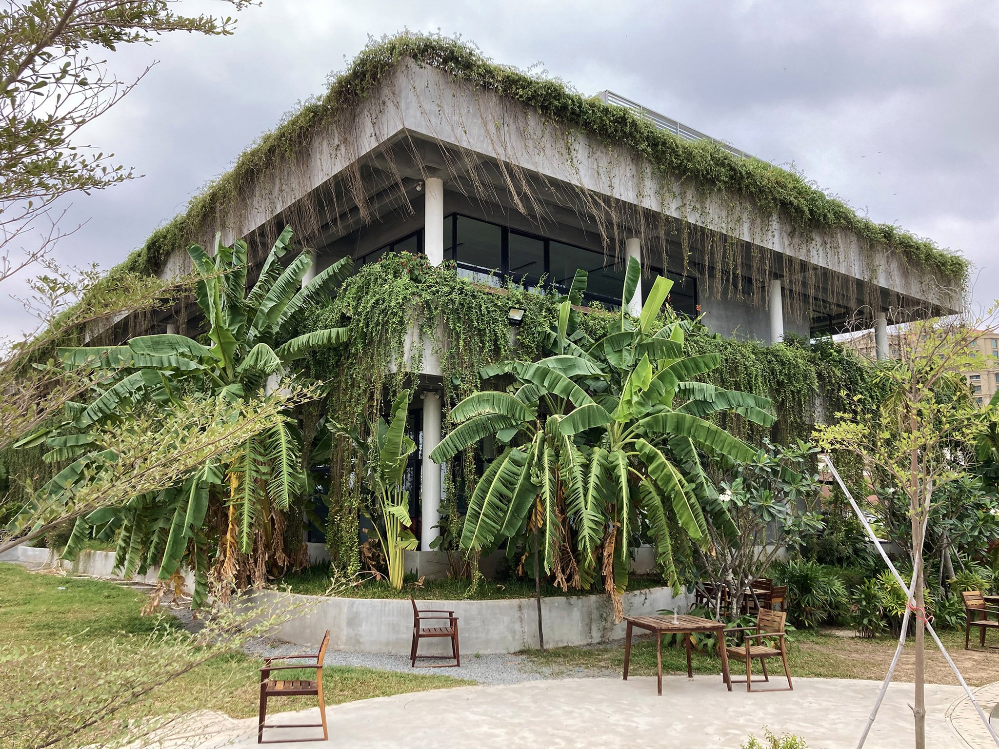 kanopea-architecture-studio-Coconut Club-AFEX-grand-prix-2023-10.jpg