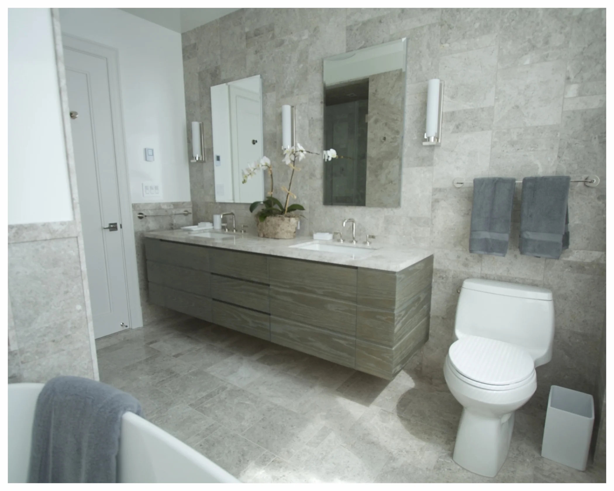 Wide Angle master bath.jpg