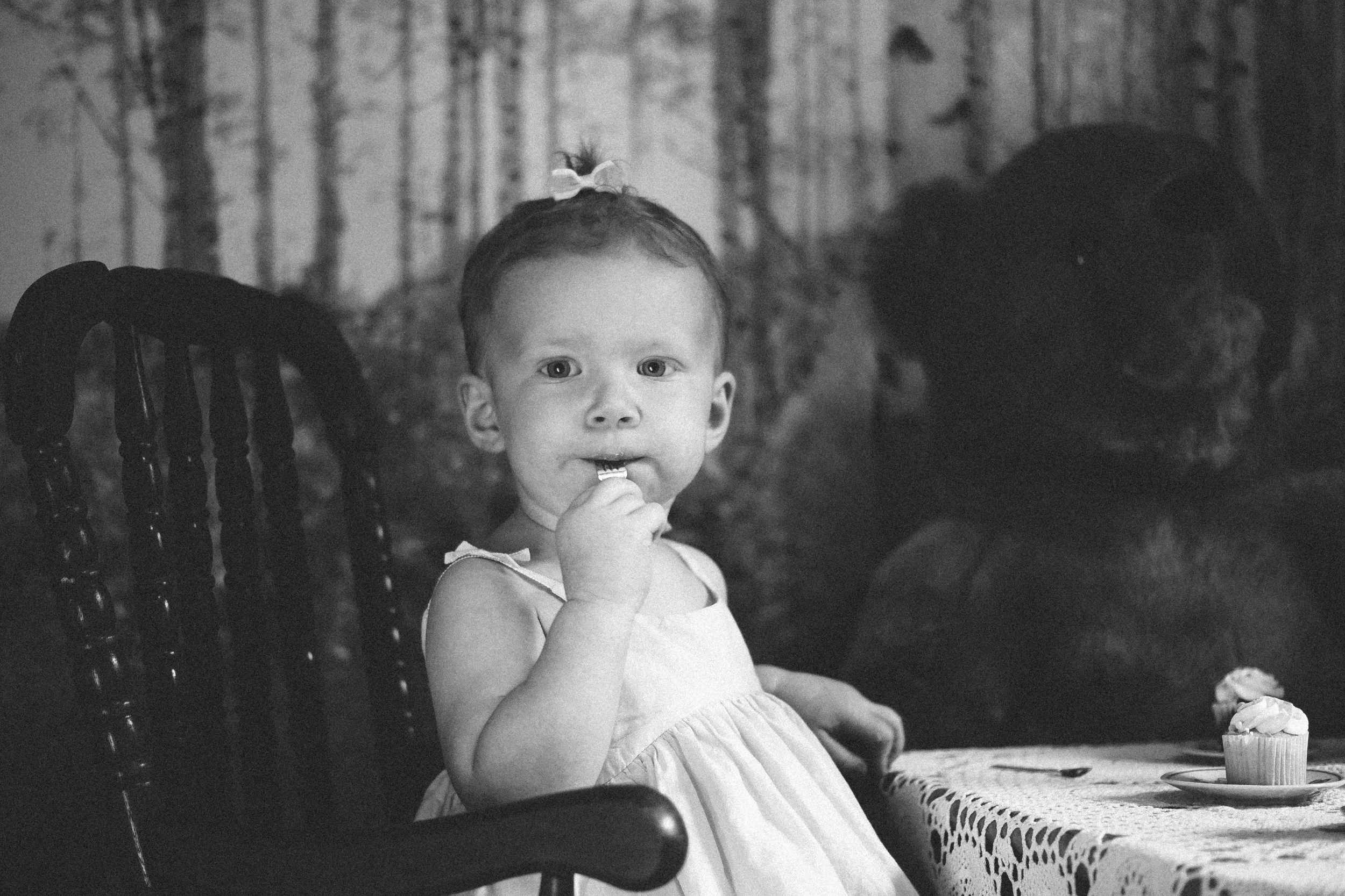 Scarlett busy eating cupcakes, made for great photo ops.