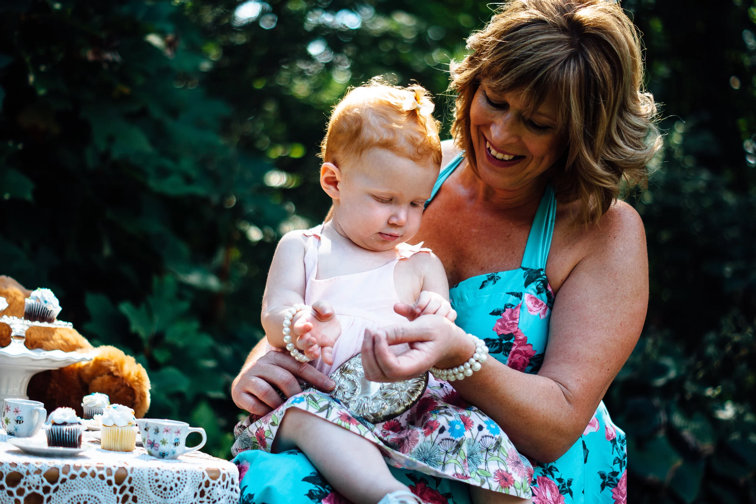 Scarlett was interested in her grandmother's bracelets