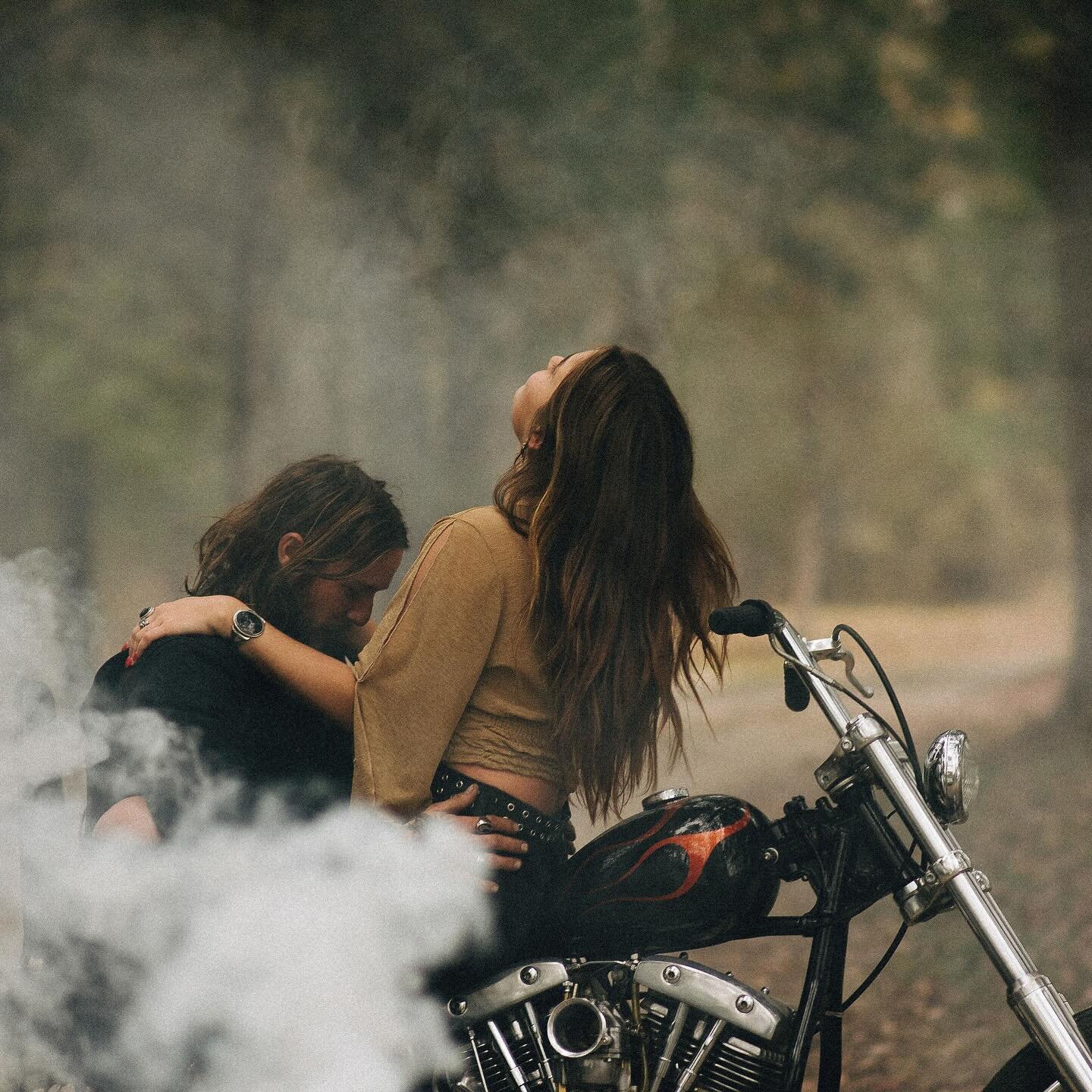 Still one of my favorite couples photoshoots ever&hellip;almost 3 years later. I need to get back on this level of photography and creating. 🏍️ 🔥 

#couples #harleydavidson #bike #portraitphotography #art #motorcycle